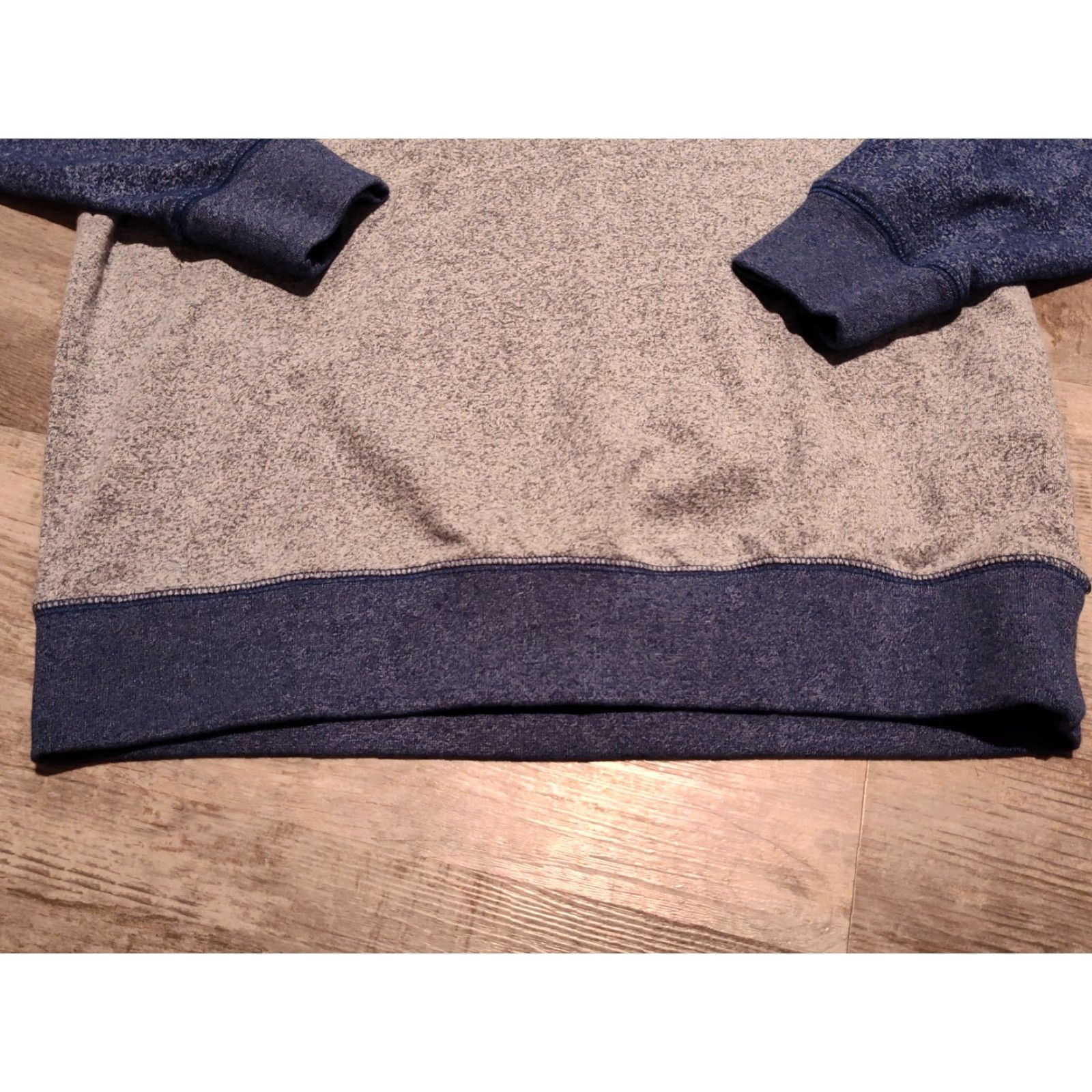 Oakley Oakley Mens Sweatshirt Raglan Style Pullover Gray & Blue Size Medium EUC Size US M / EU 48-50 / 2 - 3 Thumbnail