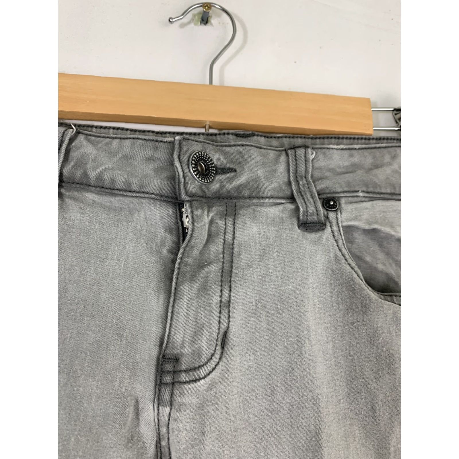 Vintage CAbi Jeans Stormy Wash Gray Skinny Style 921 Women's Size 8 Denim Jeans Womens Skinny 8 Gray Stormy Wash CAbi Jeans Size 30" / US 8 / IT 44 - 6 Thumbnail