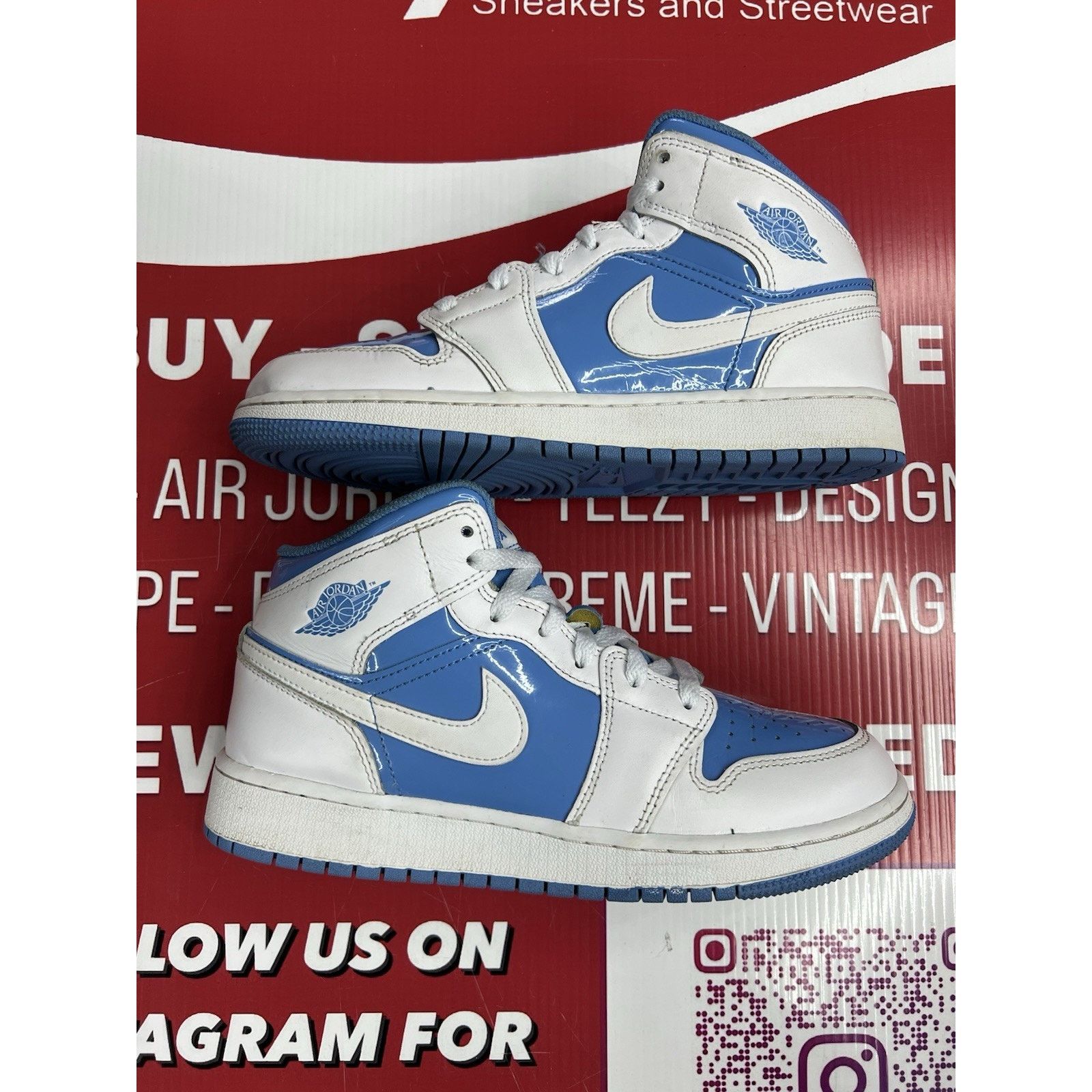 Jordan Brand Air Jordan 1 Mid Legend Blue (GS) Size 6.5Y (FZ3933-114) Size US 6.5 / EU 39-40 - 2 Thumbnail