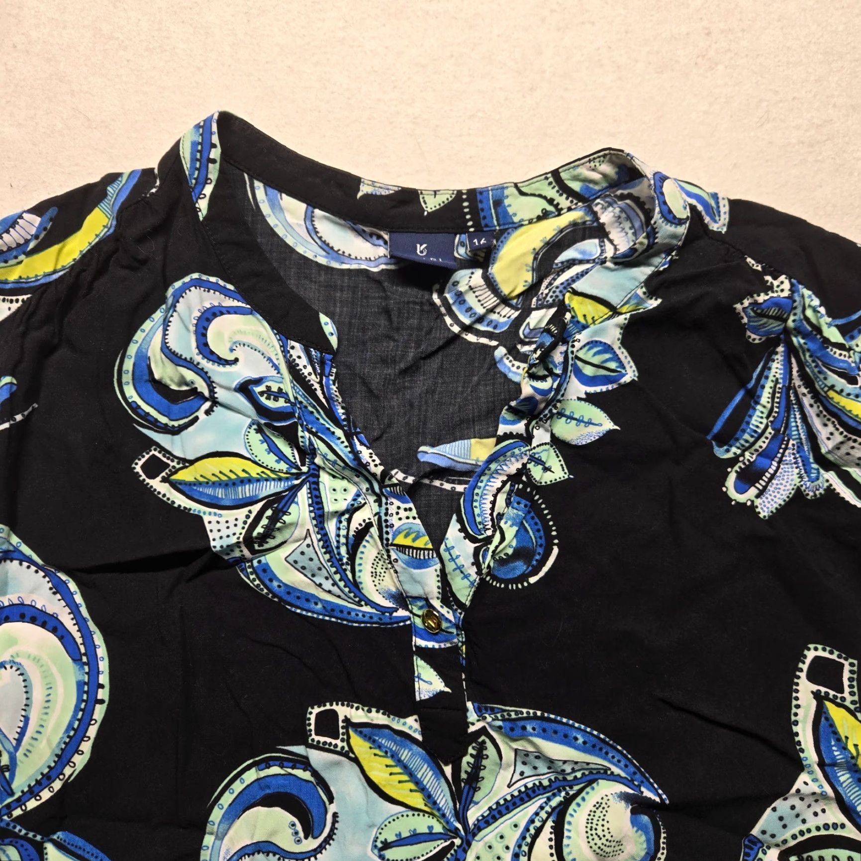 Vintage Kaari Blue Shirt Adult Women's Size 16 Blue Paisley V-Neck 3/4 Sleeve Tunic Womens Size XXL / US 16-18 / IT 52-54 - 2 Thumbnail