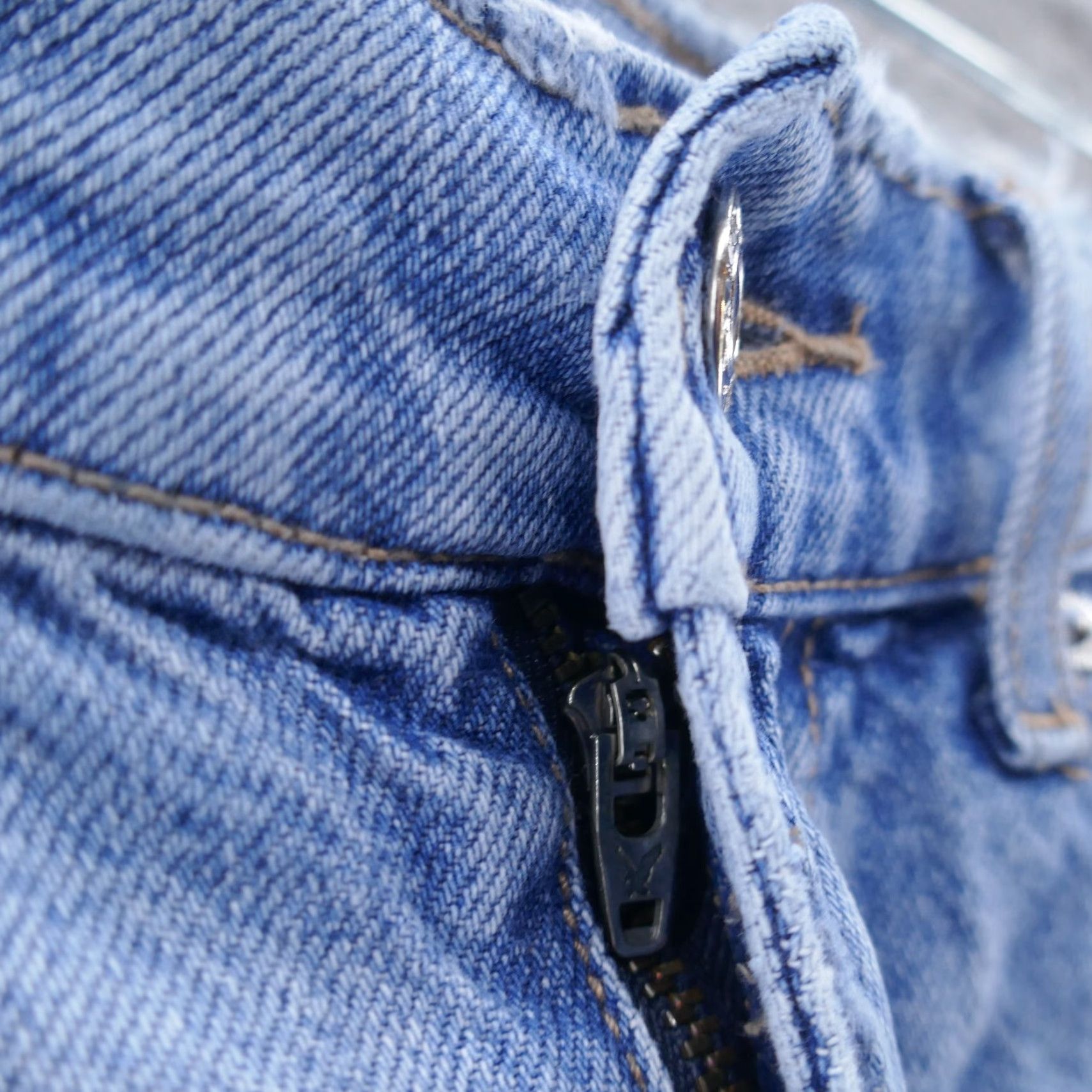 American Eagle Outfitters VINTAGE American Eagle Womens 90s Straight Jeans Blue 6 Mid Rise Distressed Jeans Regular Womens Size 30" / US 8 / IT 44 - 4 Thumbnail