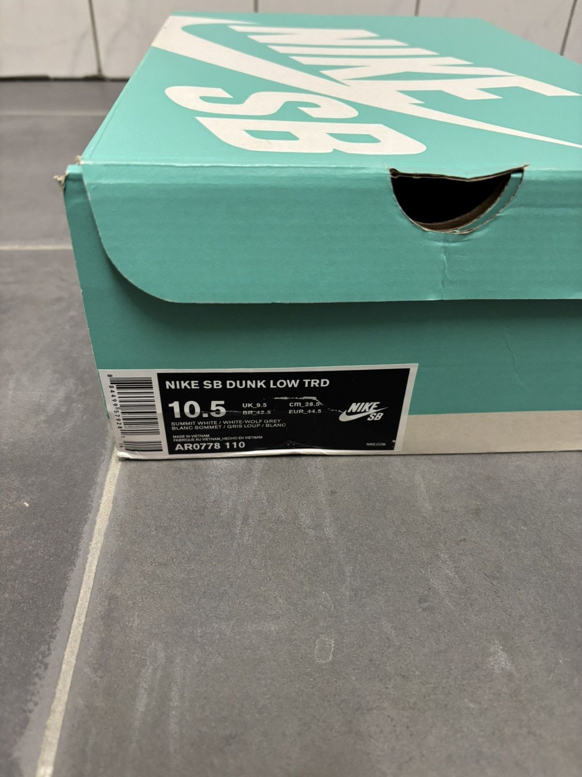 Nike Nike SB Dunk Low “Summit White / Wolf Grey” Size US 10.5 / EU 43-44 - 6 Thumbnail