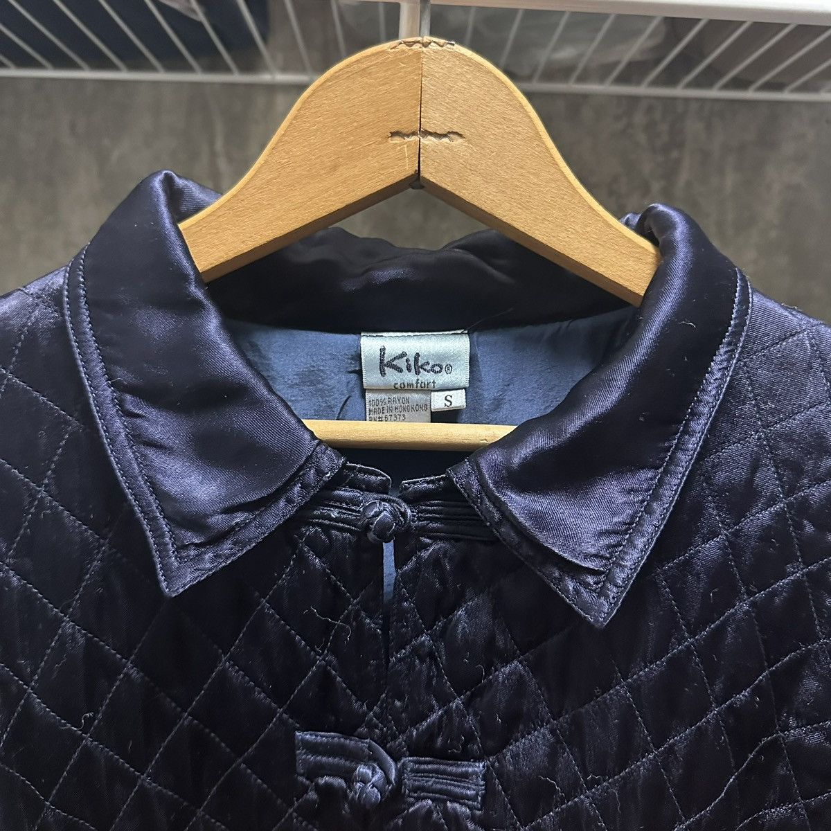 Vintage 1980s Women’s Vintage Kiko Quilted Satin Jacket Hong Kong S Size S / US 4 / IT 40 - 4 Thumbnail