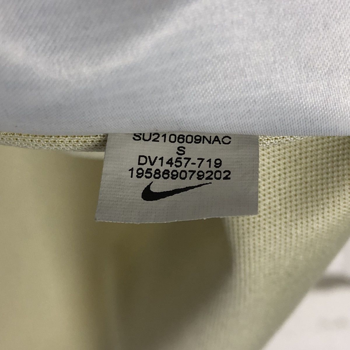 Nike BSC Young Boys #16 Fassnacht 2021 2022 home soccer jersey Size US S / EU 44-46 / 1 - 13 Thumbnail