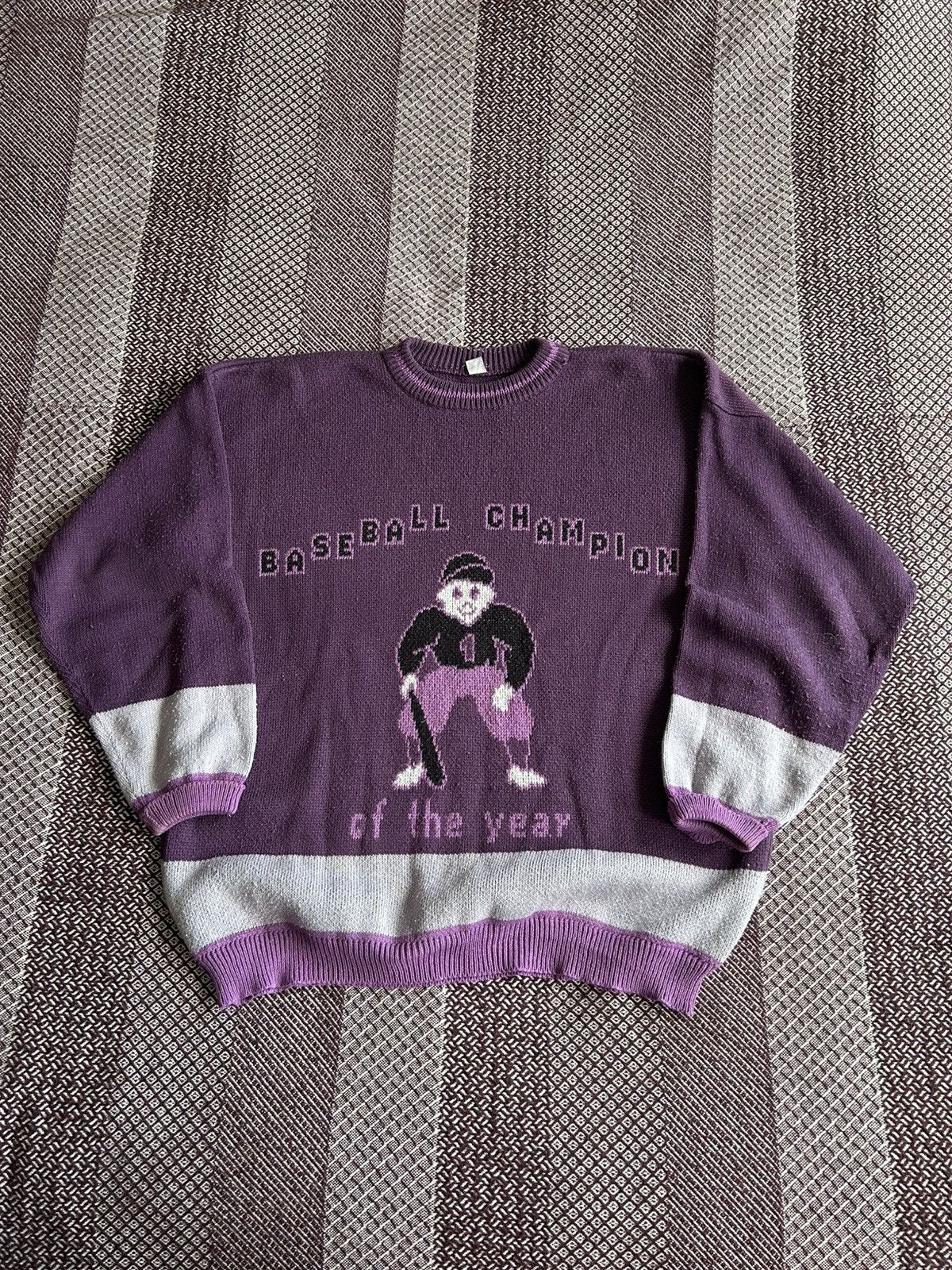 Vintage Vintage Boxy Fit Big Logo Crewneck Y2K Sweater Size XL Size US XL / EU 56 / 4 - 1 Thumbnail