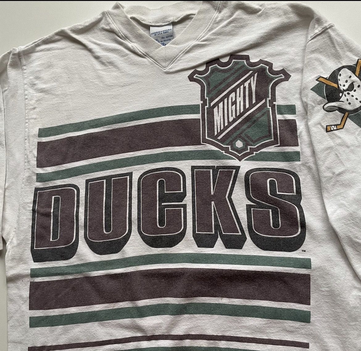 NHL Vintage 1990s Anaheim Mighty Ducks NHL Graphic T Shirt Rare Size US M / EU 48-50 / 2 - 2 Thumbnail