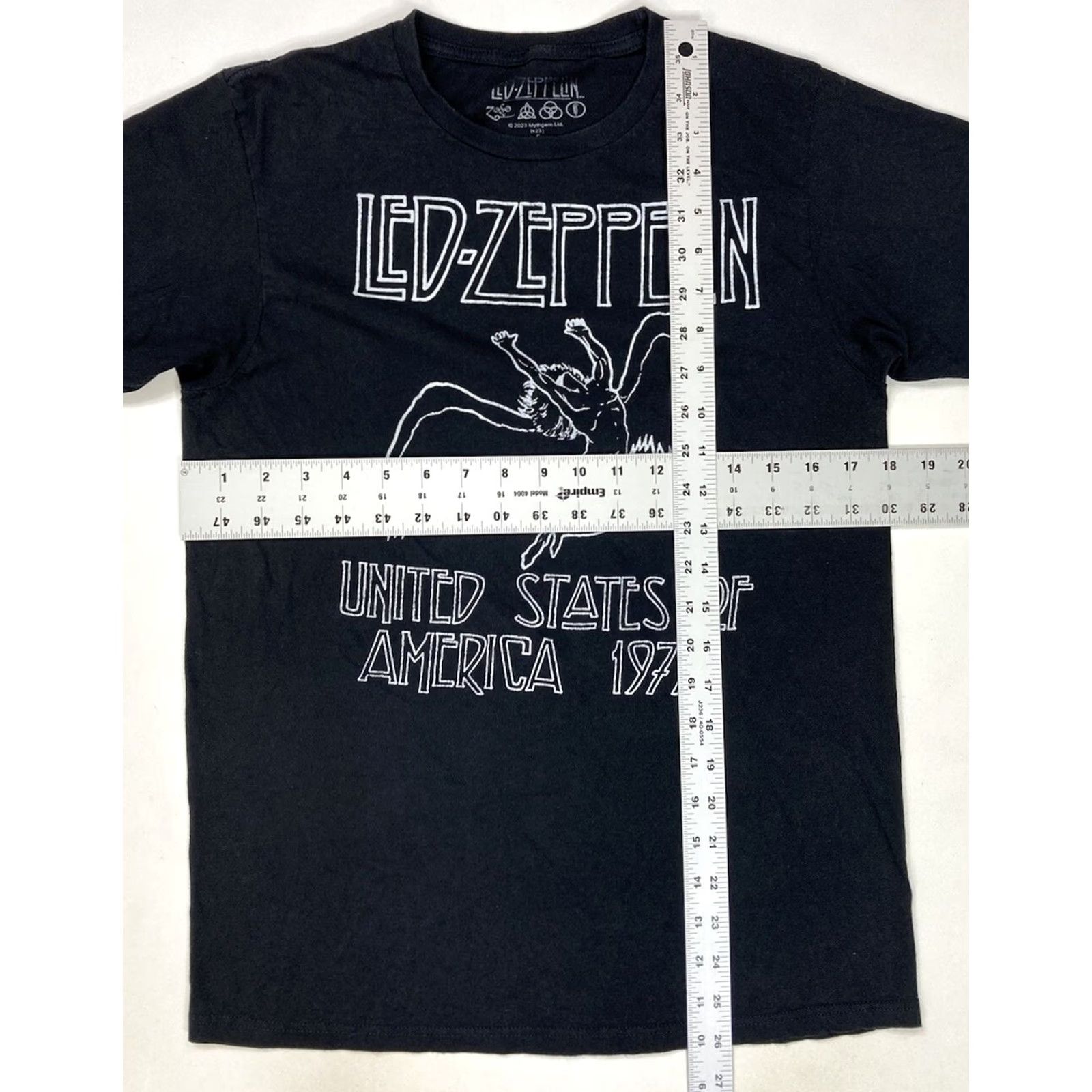 Vintage VINTAGE Led Zeppelin Graphic T-shirt United States Of America 1977 Band Music Logo Mens Small Black Cotton Crew Neck Short Sleeve Size US S / EU 44-46 / 1 - 5 Thumbnail