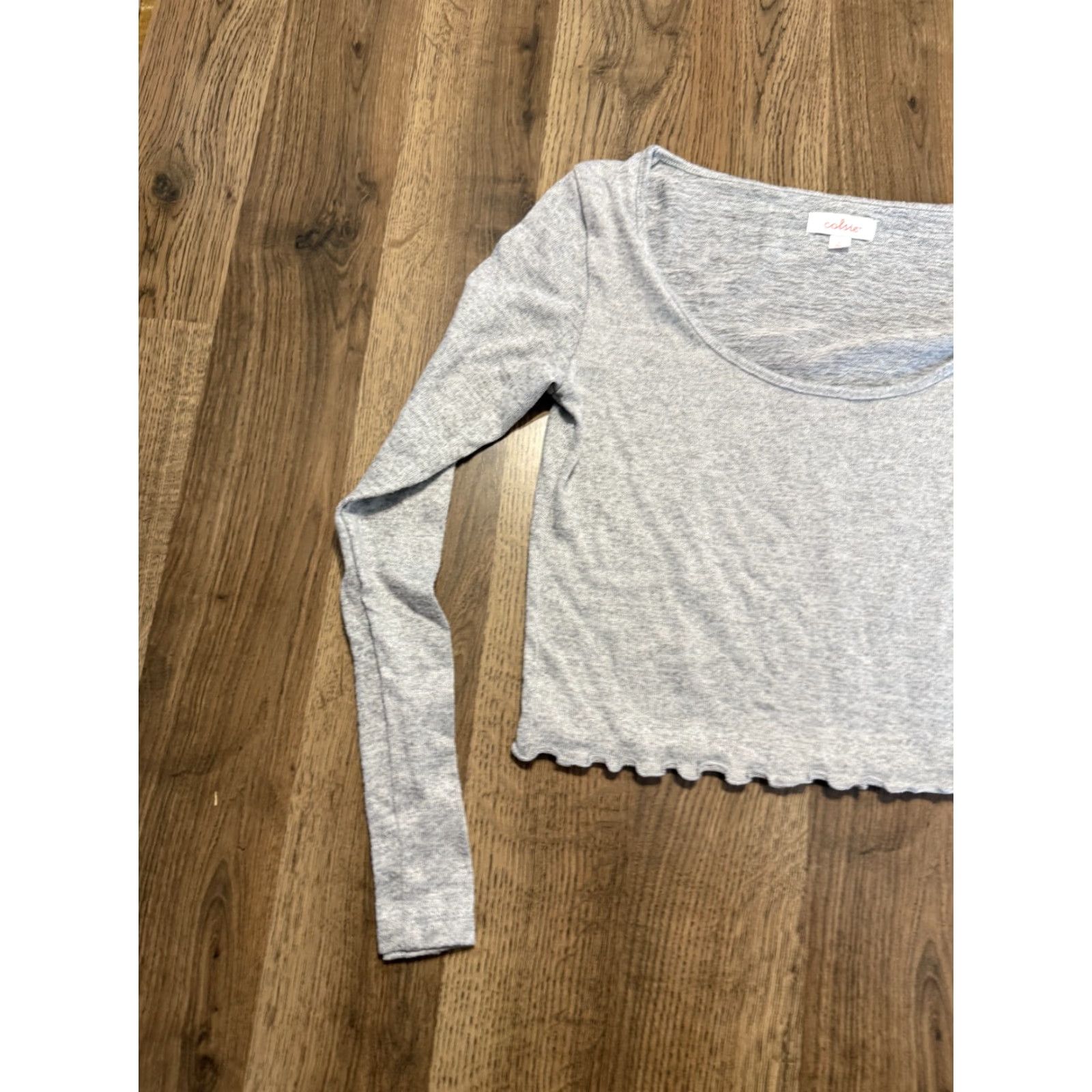 Vintage Colsie Shirt Womens Small Gray Long Sleeve Crop To Scoop Neck T-Shirt Casual Cropped Modern Fall Spring Summer Vintage: No Size S / US 4 / IT 40 - 3 Thumbnail
