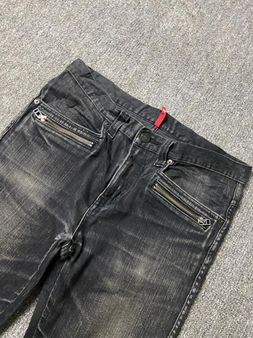 Uniqlo Uniqlo J Distressed Jeans (186) Size US 32 / EU 48 - 9 Thumbnail