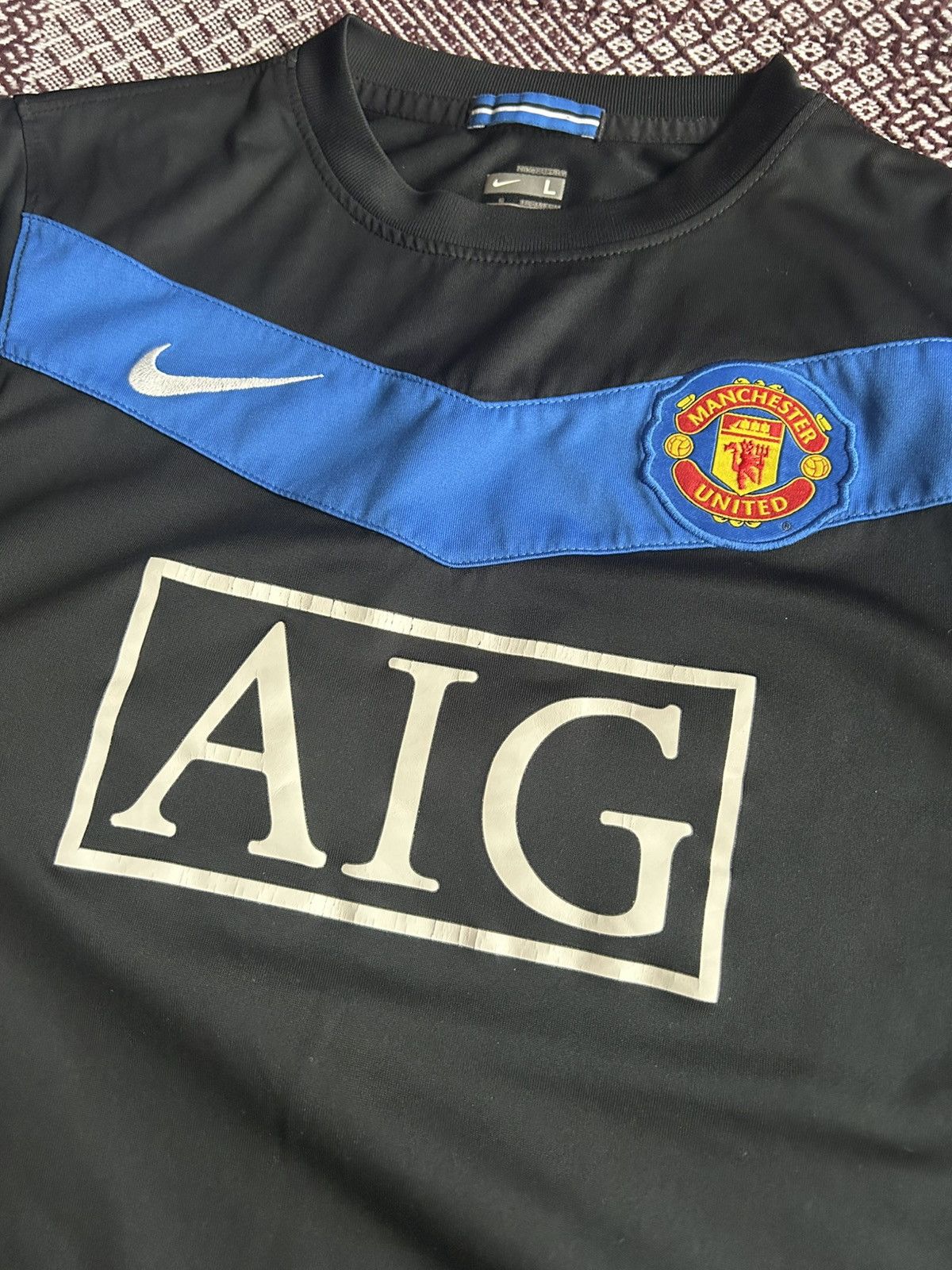 Nike Vintage Nike Manchester United 2009-10 Away Shirt Kids Size US XS / EU 42 / 0 - 5 Thumbnail