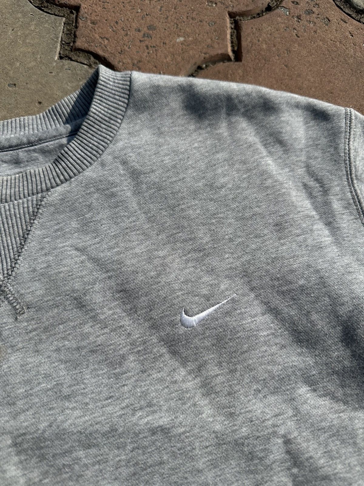 Nike Vintage Nike Gray Sweatshirt Mini Swoosh Boxy Fit Y2K USA Size US L / EU 52-54 / 3 - 3 Thumbnail