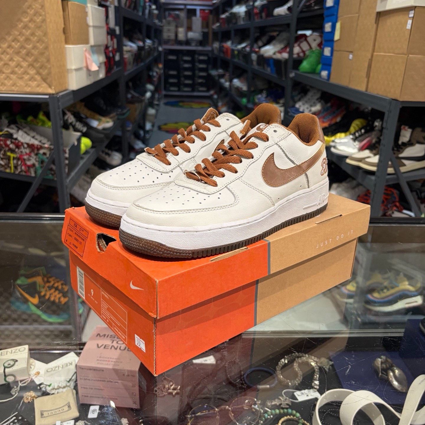 Nike Nike Brown Hitop Sneakers 9.5 Men Size US 9.5 / EU 42-43 - 1 Thumbnail