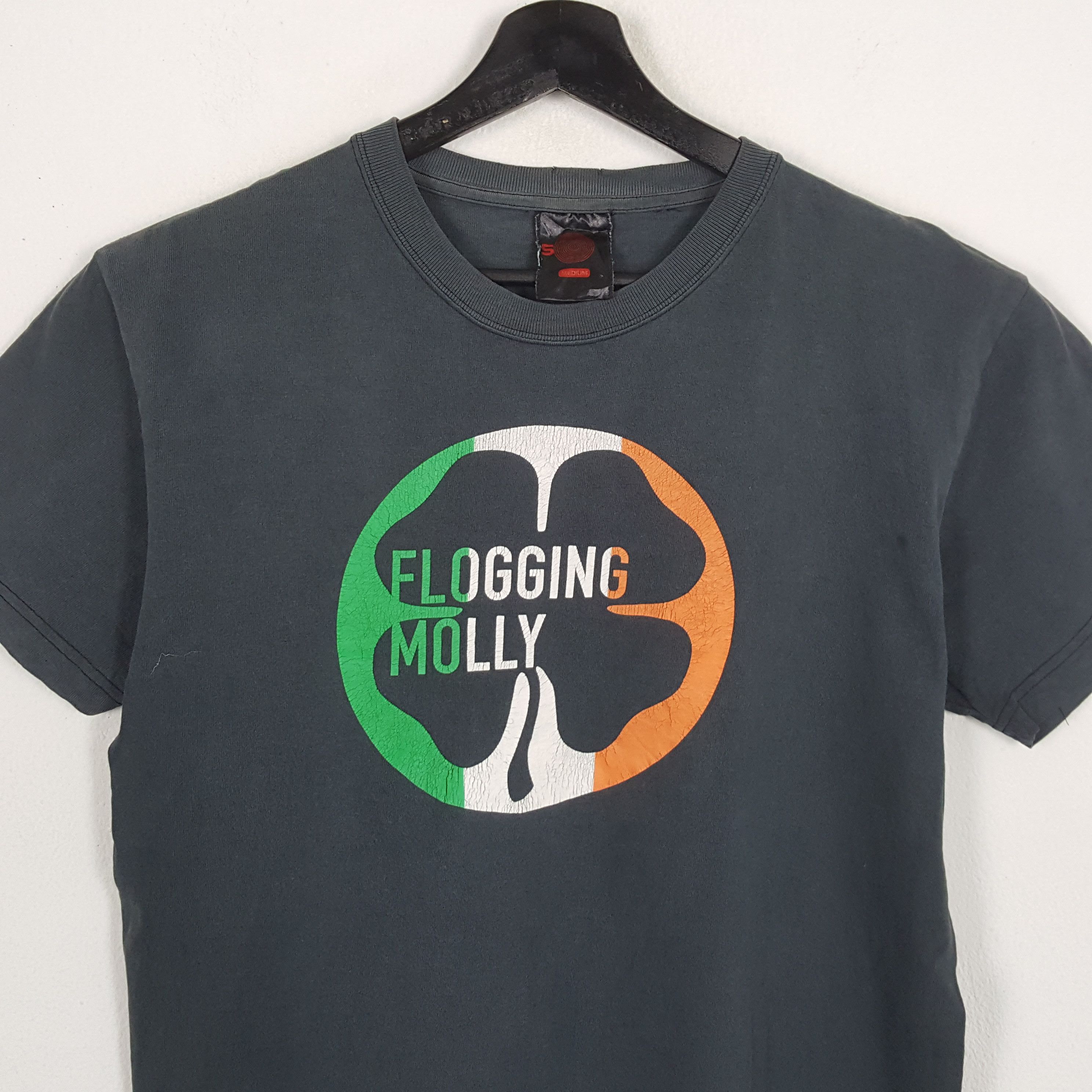 Band Tees × Vintage FLOGGING MOLLY Rock Band Music Tshirt Size US M / EU 48-50 / 2 - 2 Thumbnail