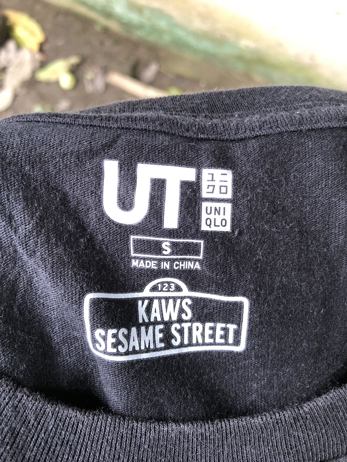 Japanese Brand × Vintage Vintage UT x Kaws Sesama Street Japanese Brands Tshirt Size US M / EU 48-50 / 2 - 9 Thumbnail