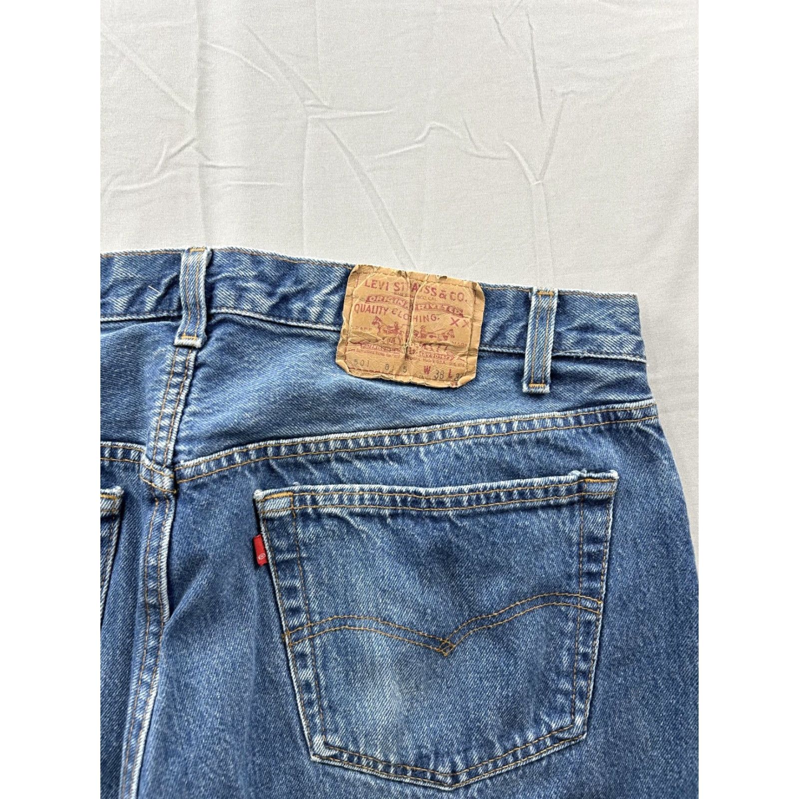 Levi's VINTAGE Levi's 501 Jeans Straight Dark Wash Button Fly Mens 36x33.5 80s USA Made Denim Cotton Pockets Leather Patch Mens Size US 36 / EU 52 - 2 Thumbnail