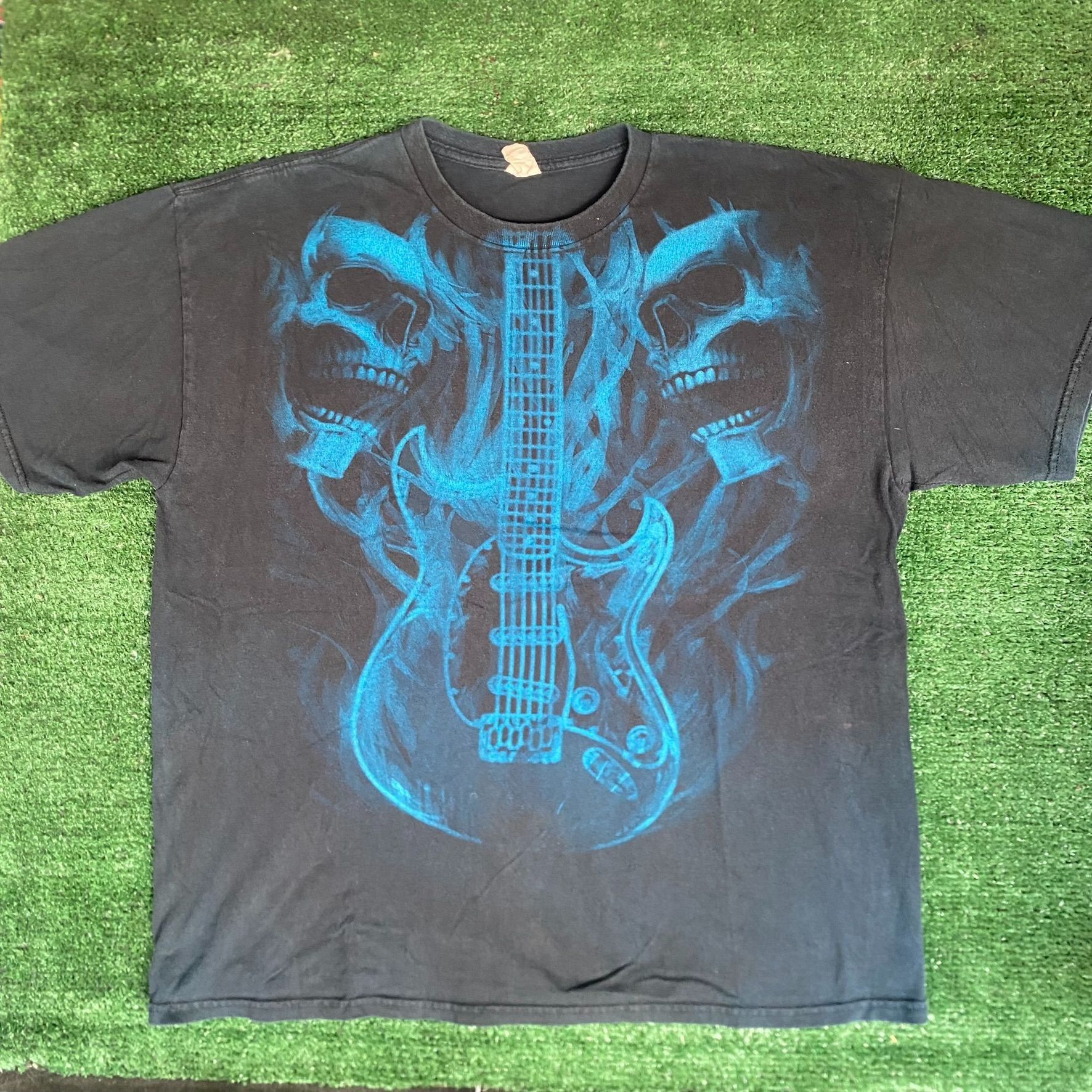 Vintage Vintage Y2K Rock Skull Shirt Metal Punk Goth Cyber AOP Tee Size US XL / EU 56 / 4 - 1 Thumbnail