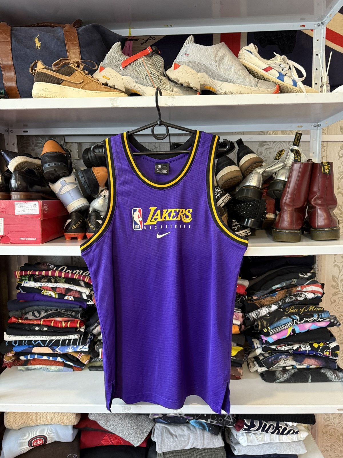 NBA Nike NBA Basketball Los Angeles Lakers Shirt Jersey Size: M Size US M / EU 48-50 / 2 - 1 Thumbnail
