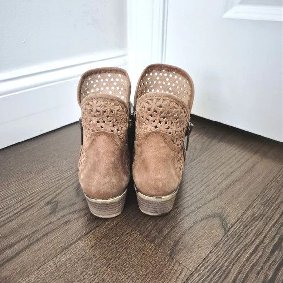 Corral Circle G Q5020 Camel Leather Cutout Shortie Boho Distressed Size US 8.5 / IT 38.5 - 7 Thumbnail