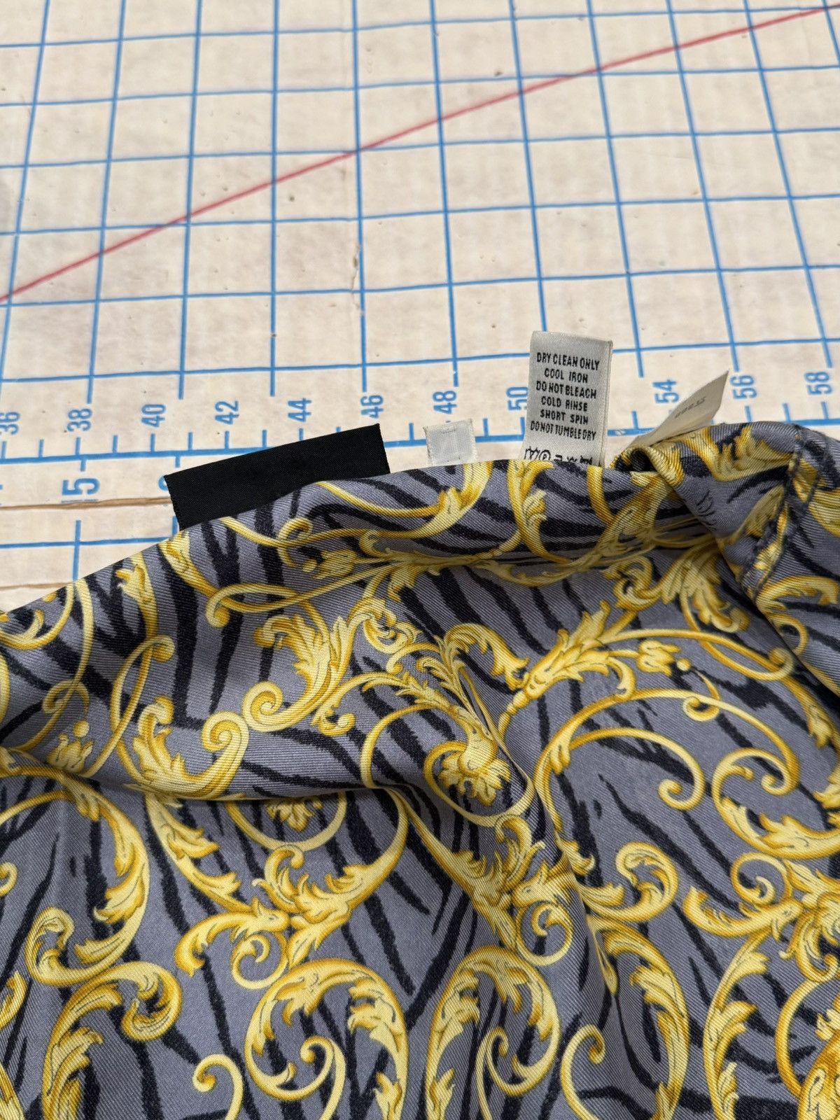 Versace Versace Classic V2 Baroque Silk Print Button Up Mens Medium Size US M / EU 48-50 / 2 - 10 Thumbnail