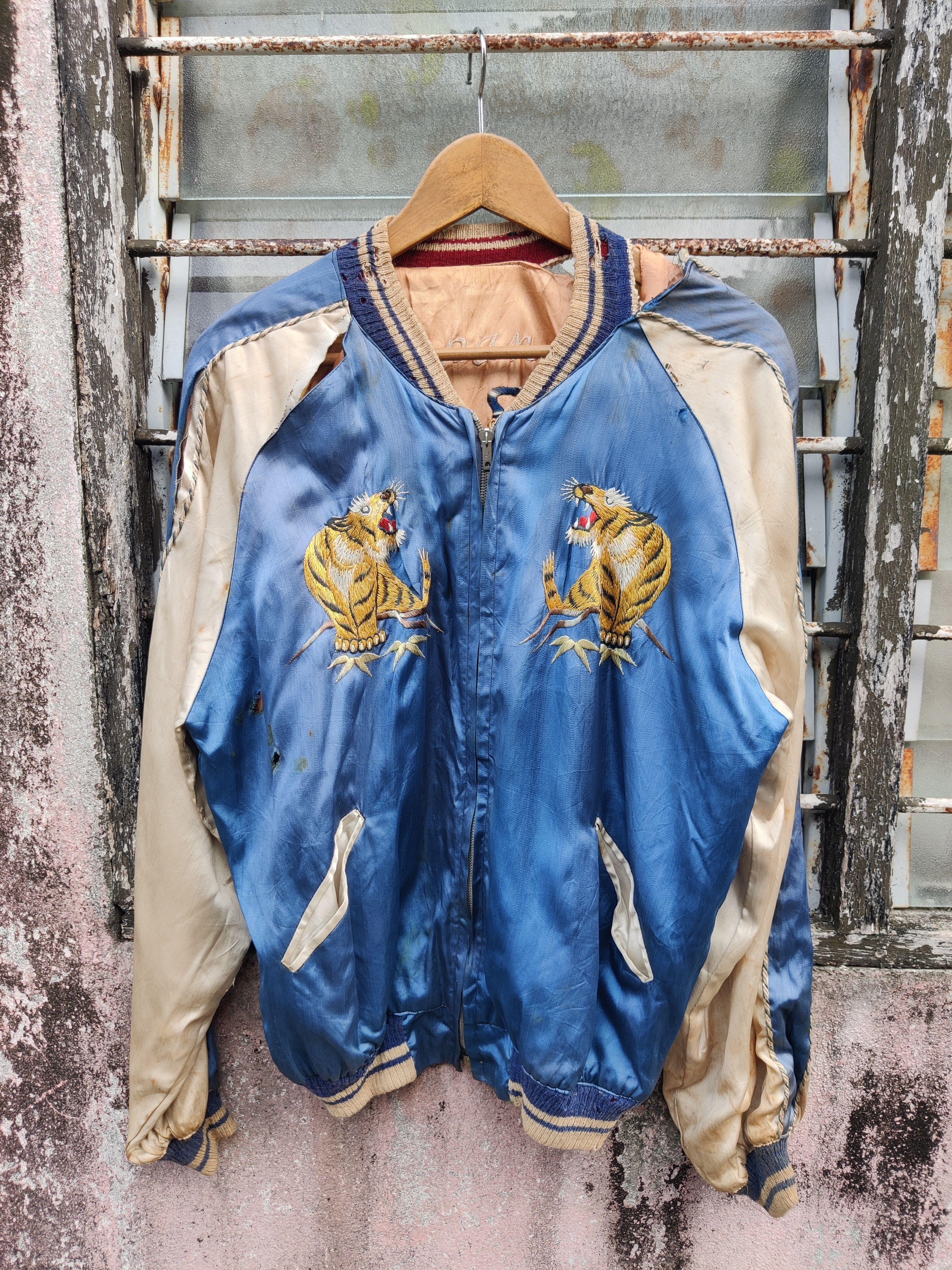 Vintage Vintage Distressed 1950's Sukajan Tiger Embroidery Jacket Size US M / EU 48-50 / 2 - 5 Thumbnail