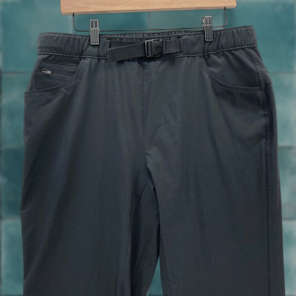 Eddie Bauer Eddie Bauer Travex Hiking Pants Women's 12 Black Stretch Belted Ankle Hiking Pants Regular Inseam 30in Black Size 34" / US 12 / IT 48 - 1 Thumbnail