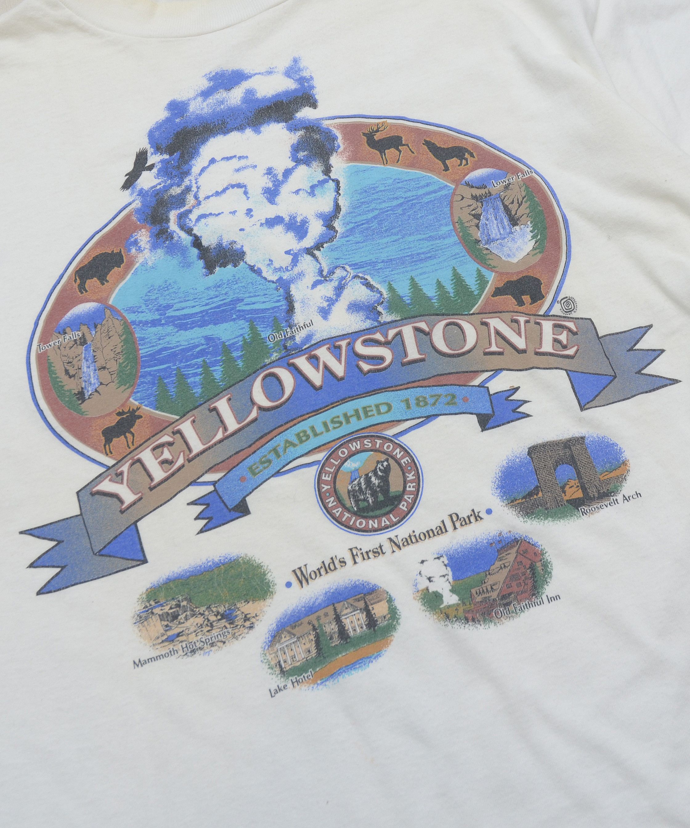 Vintage Vintage 90's Yellowstone National Park Graphic Tee T-shirt Size US L / EU 52-54 / 3 - 4 Thumbnail
