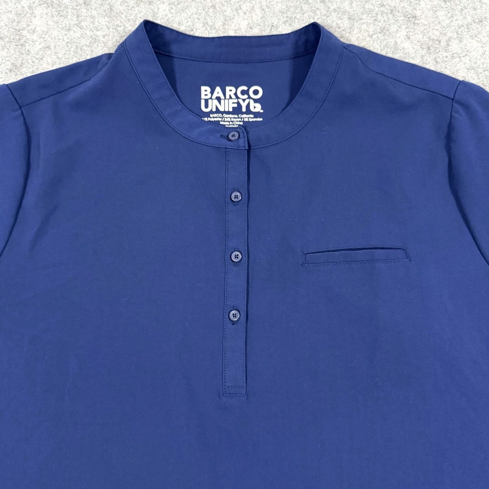 Vintage Barco Unify Scrub Top Women's XL Navy Blue Button-Front Collar Tuck-In Size XL / US 12-14 / IT 48-50 - 2 Thumbnail
