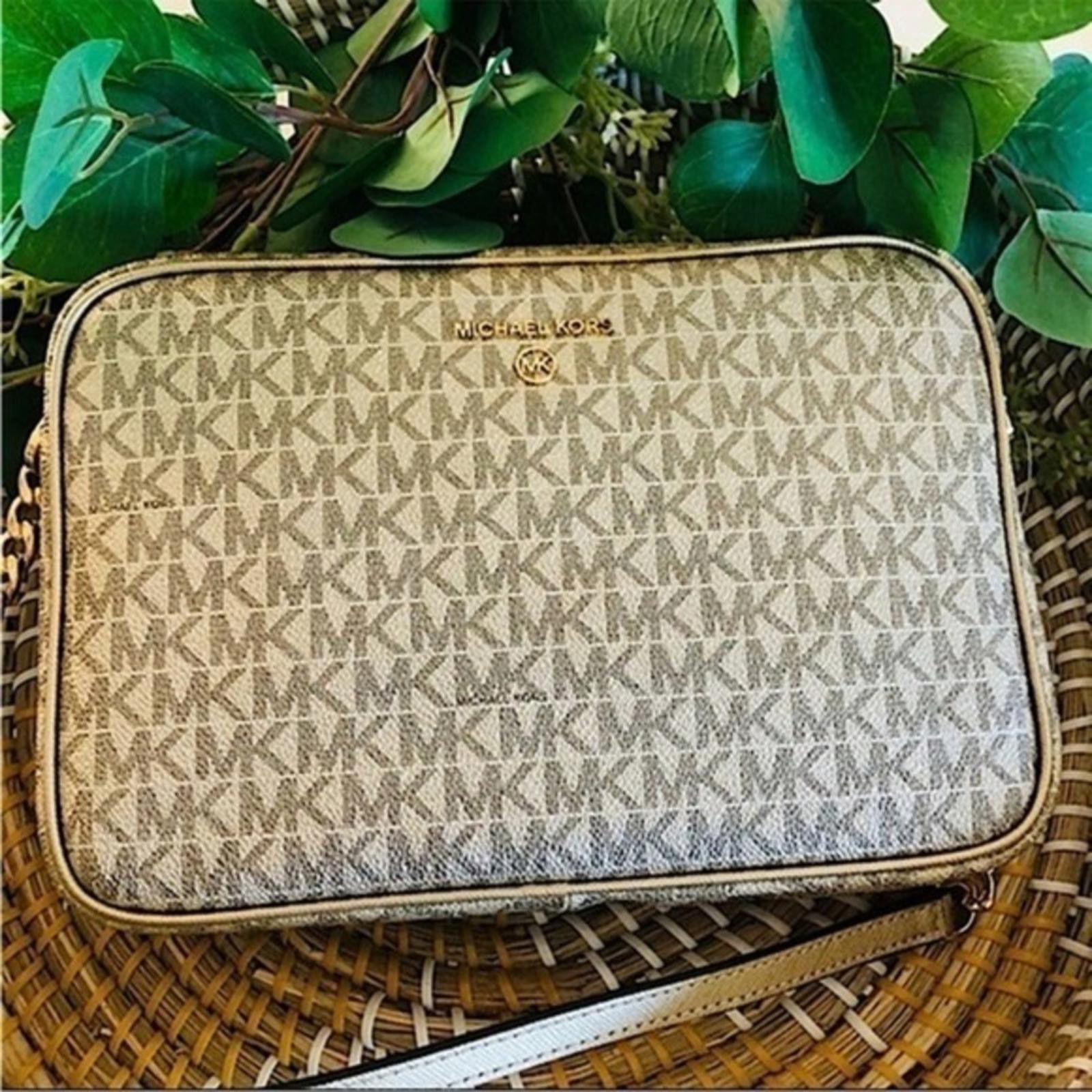 Michael Kors Michael Kors Signature Print Logo Crossbody Bag Size ONE SIZE - 1 Thumbnail