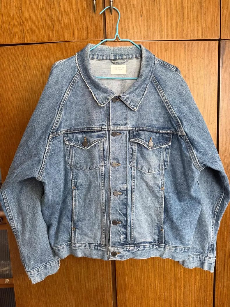 Fear of God Fear of God 4th Batch Denim Jacket XL - dmc Size US XL / EU 56 / 4 - 1 Thumbnail
