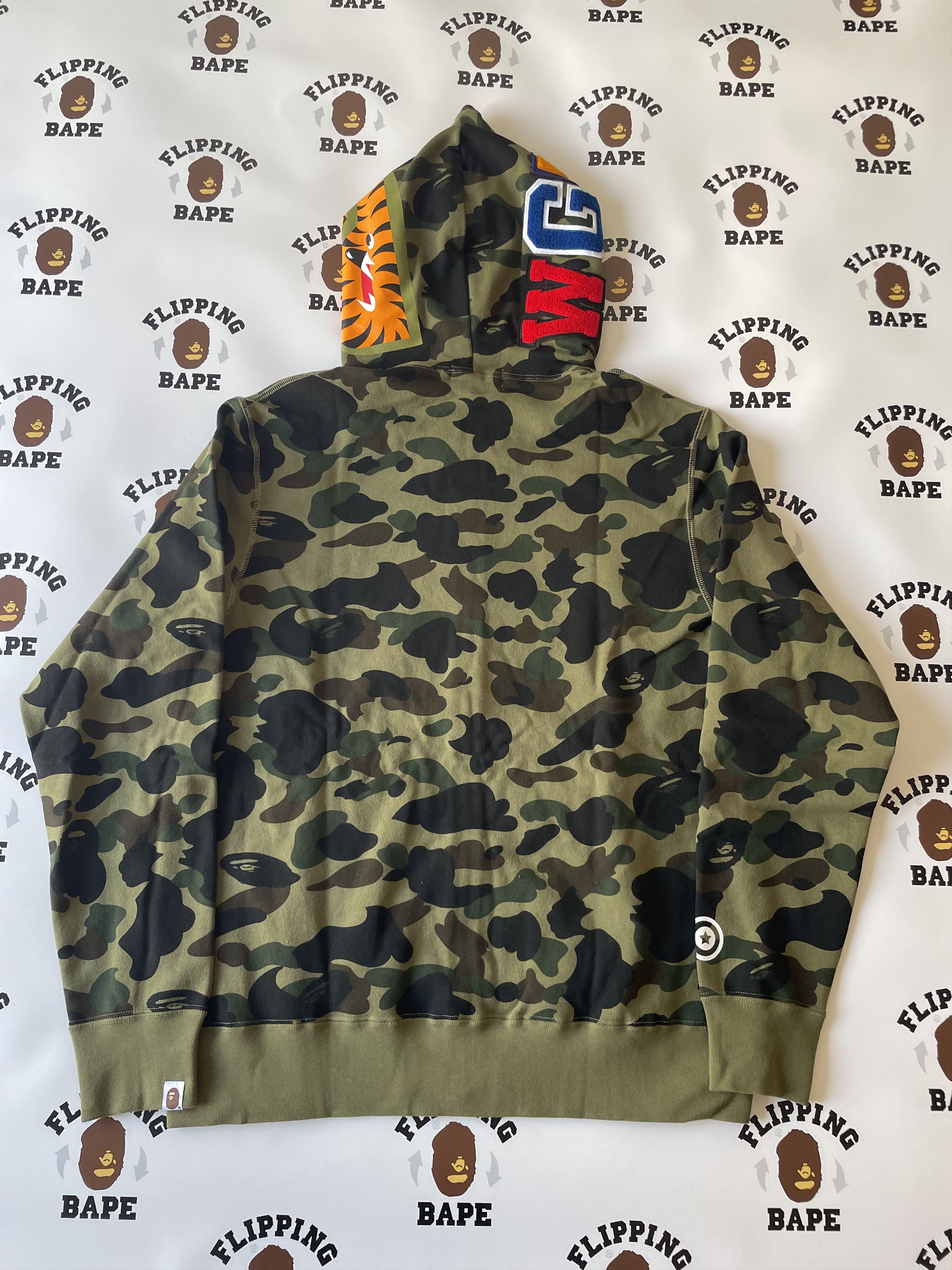 Bape 1ST CAMO SHARK FULL ZIP HOODIE (2022) Size US L / EU 52-54 / 3 - 2 Thumbnail