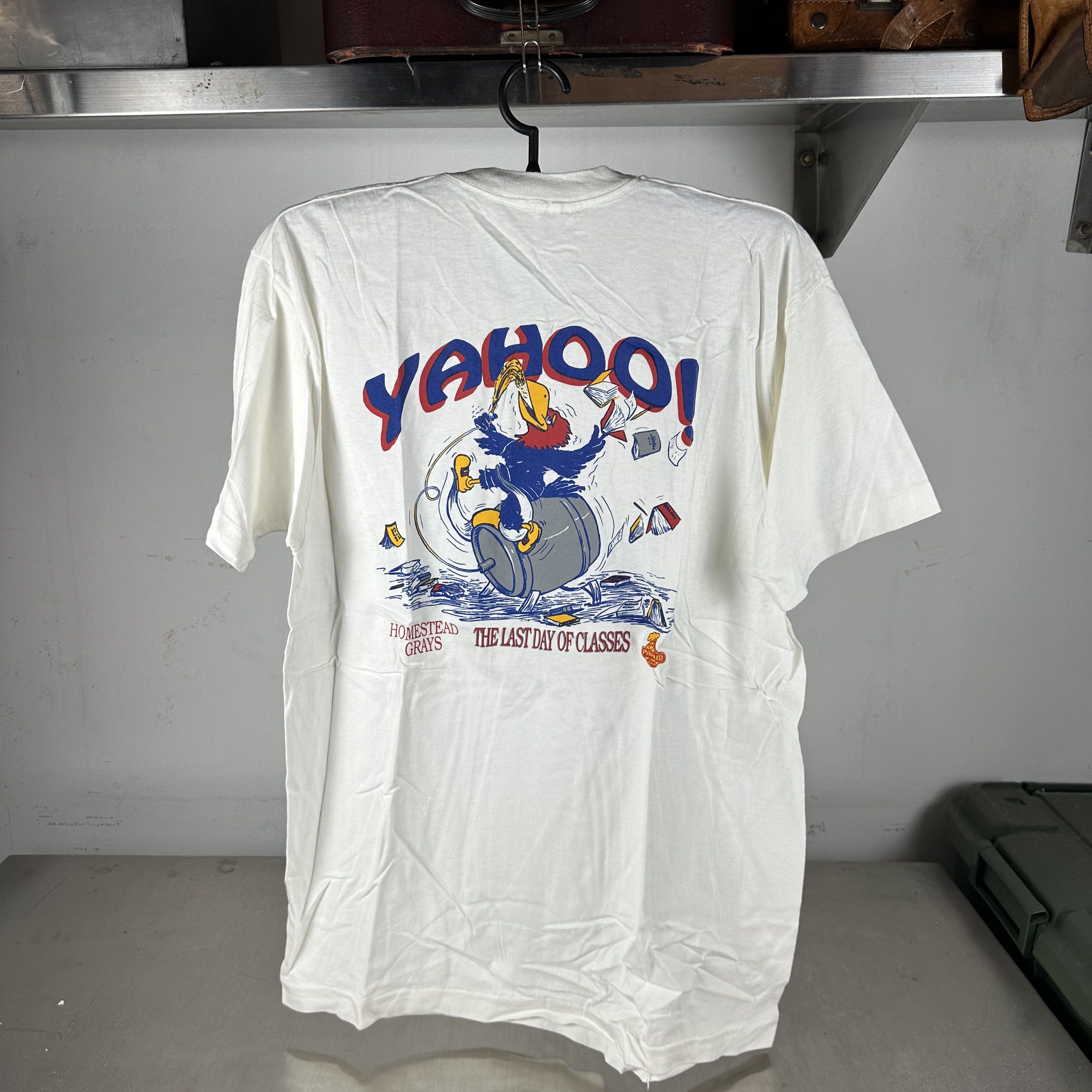 Vintage Vintage 1992 Kansas Jayhawks Yahoo Last Day of Class T-shirt Size US XL / EU 56 / 4 - 1 Thumbnail