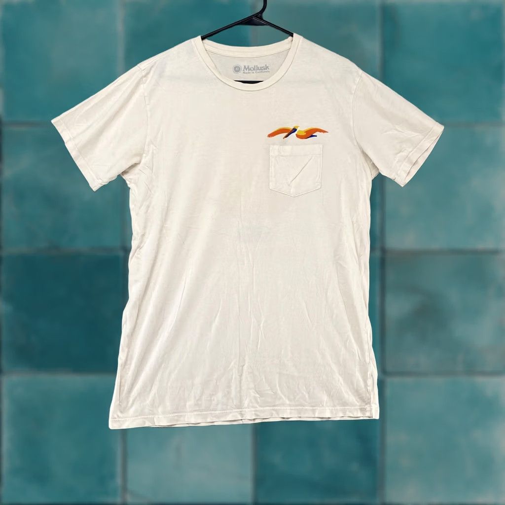 Vintage Mollusk Shirt Mens Medium White Pelican Graphic Tee California Surf Beach Summer Size US M / EU 48-50 / 2 - 1 Thumbnail