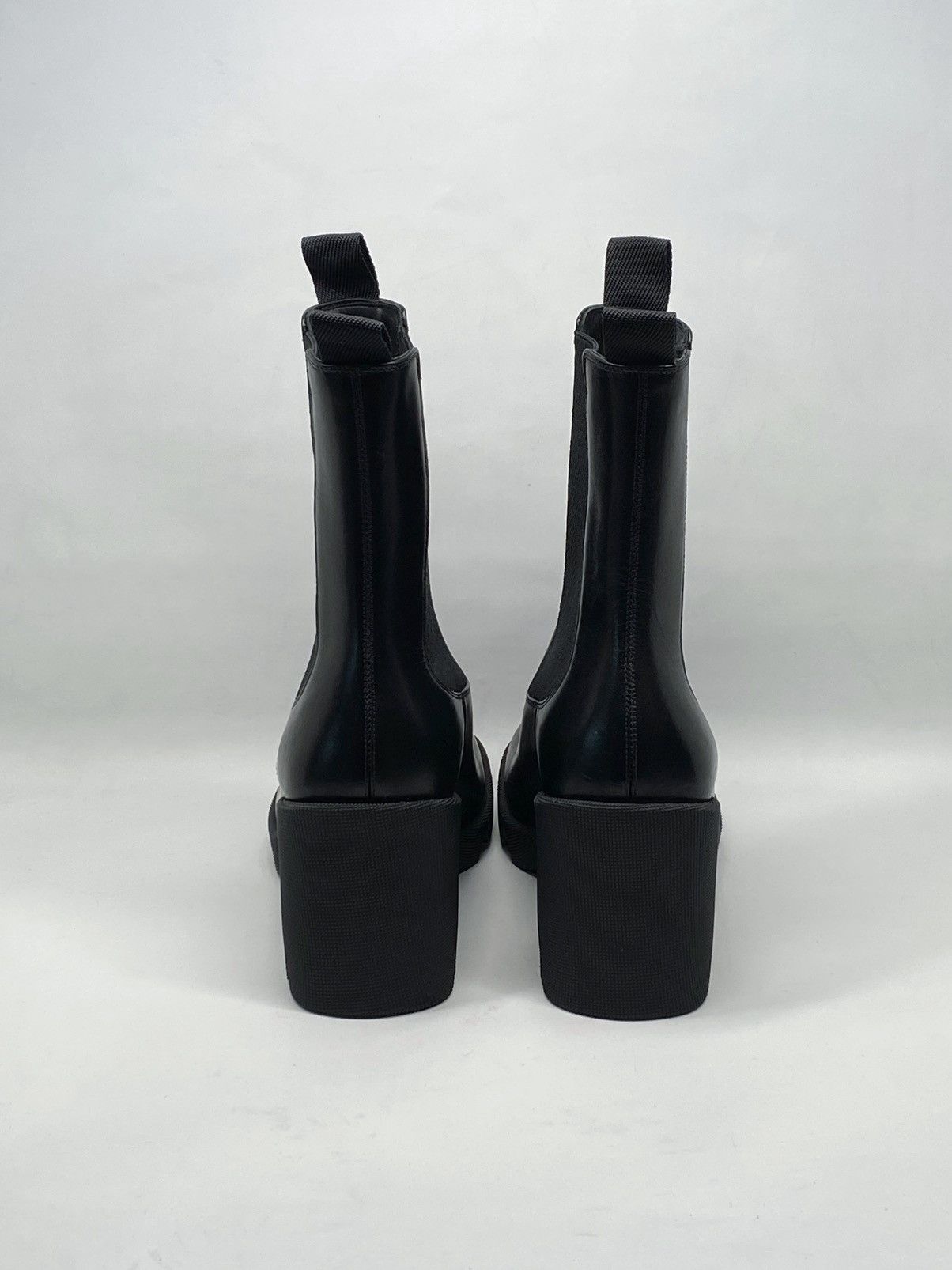 Burberry Burberry Elasticated-Panel Leather Heeled Boots size 37 Size US 7 / IT 37 - 5 Thumbnail