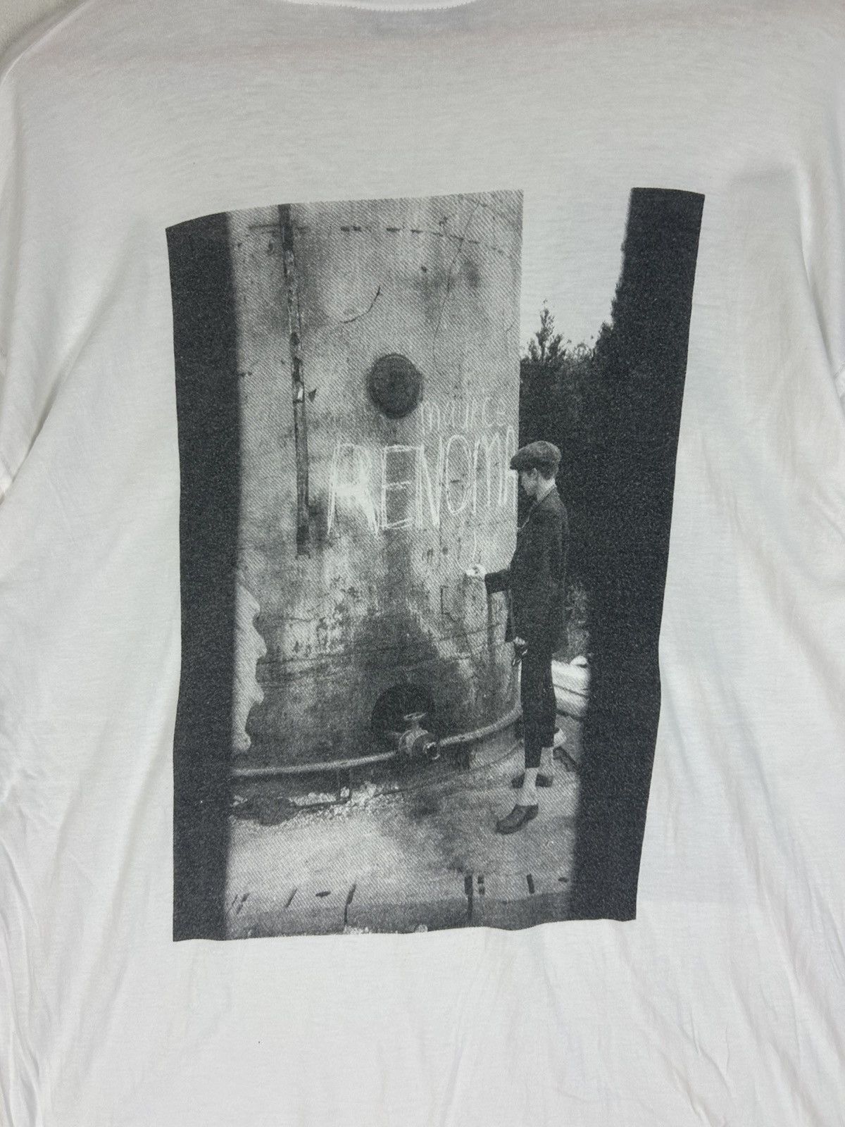 Renoma × Vintage Vintage 90s Up Renoma “graffiti Boy” Photo print white tee Size US L / EU 52-54 / 3 - 4 Thumbnail