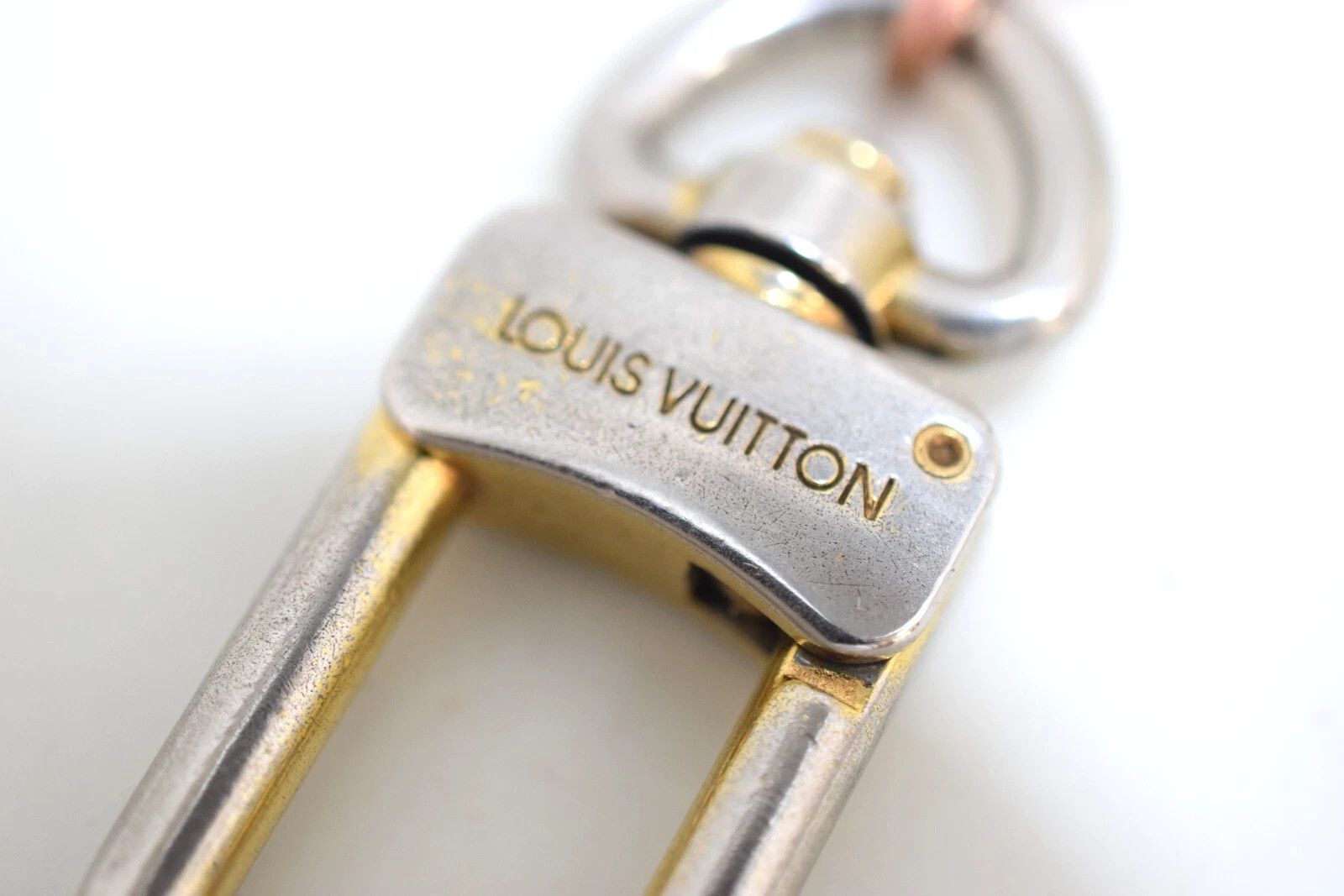 Louis Vuitton Louis Vuitton Anokre Key Chain Gold Metal M62694 Size ONE SIZE - 5 Thumbnail