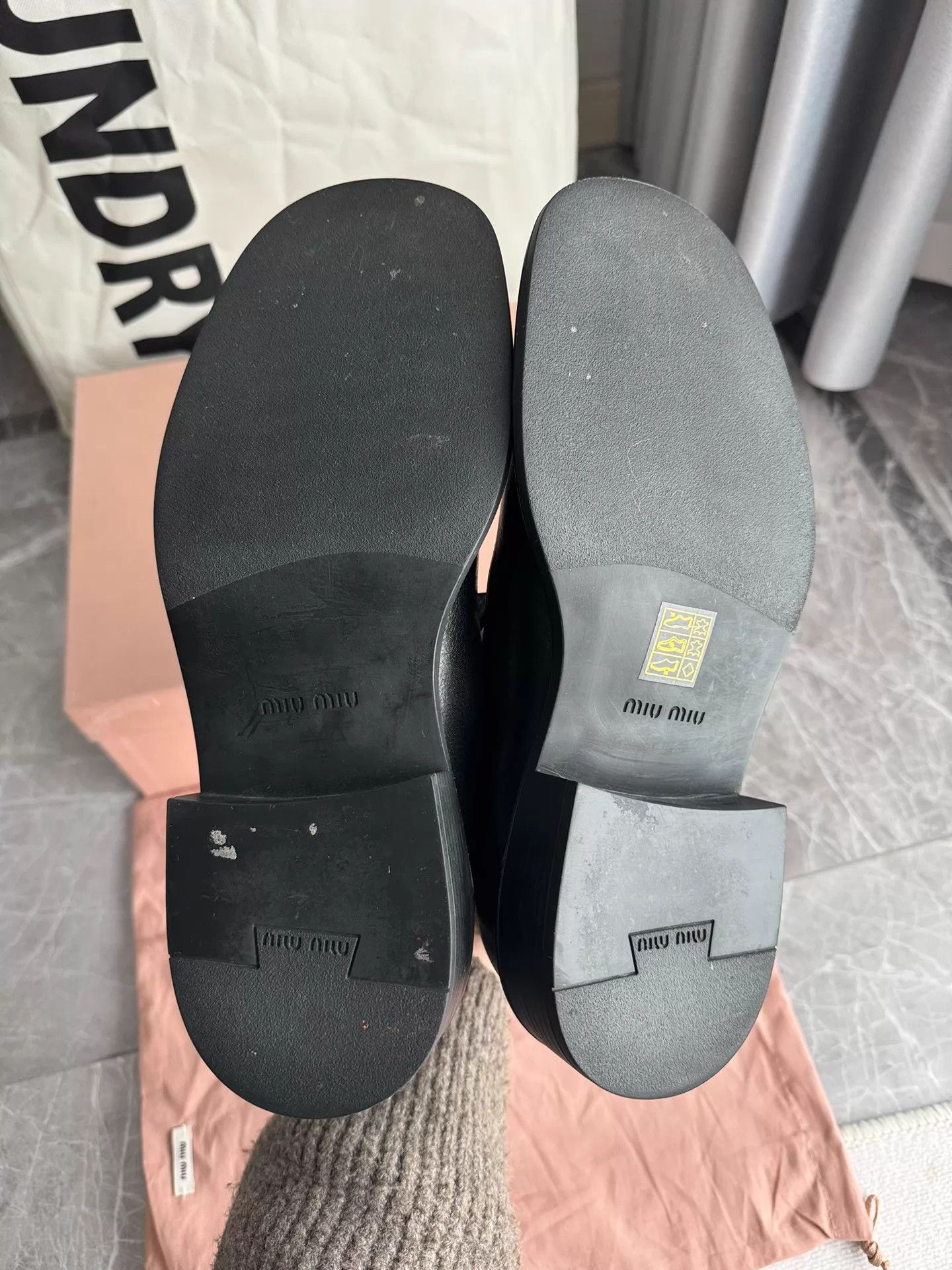 Miu Miu MIU MIU Black Leather Buckle T-strap Mary Jane 38 Size US 7.5 / IT 37.5 - 5 Thumbnail