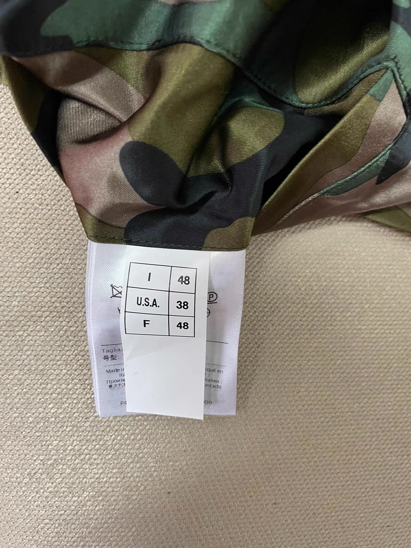 Valentino Valentino Butterfly Camouflage Baseball Jacket。Ｑ21 Size US M / EU 48-50 / 2 - 3 Thumbnail