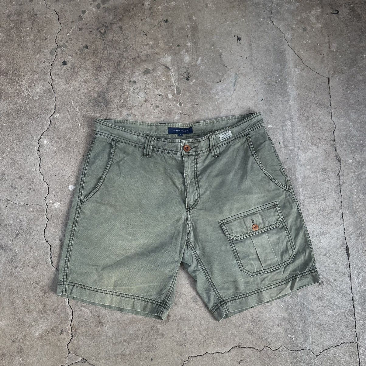 Tommy Hilfiger Tommy Hilfiger Shorts Japanese Front Multi-Pocket Cotton Size US 34 / EU 50 - 1 Thumbnail