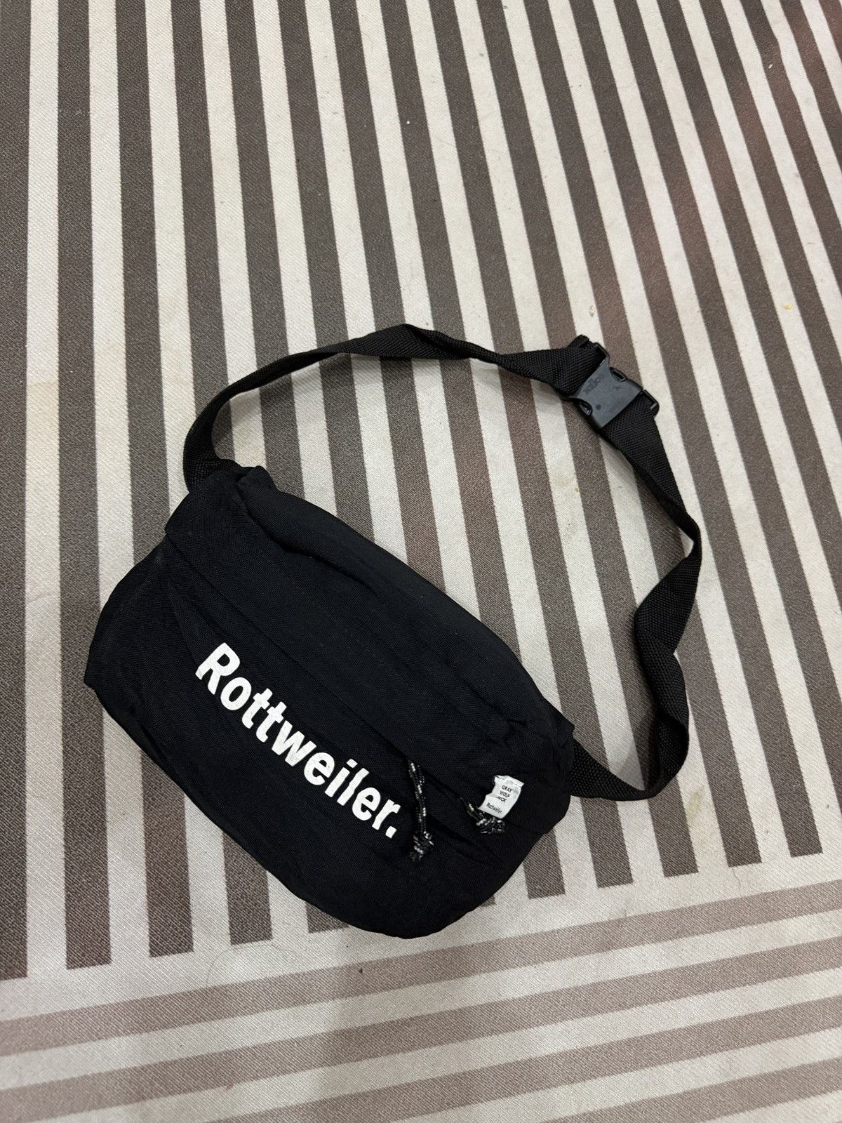 Hypebeast 🔥🔥🔥ARCHIVE ROTTWEILER WAISTBAG Size ONE SIZE - 3 Thumbnail