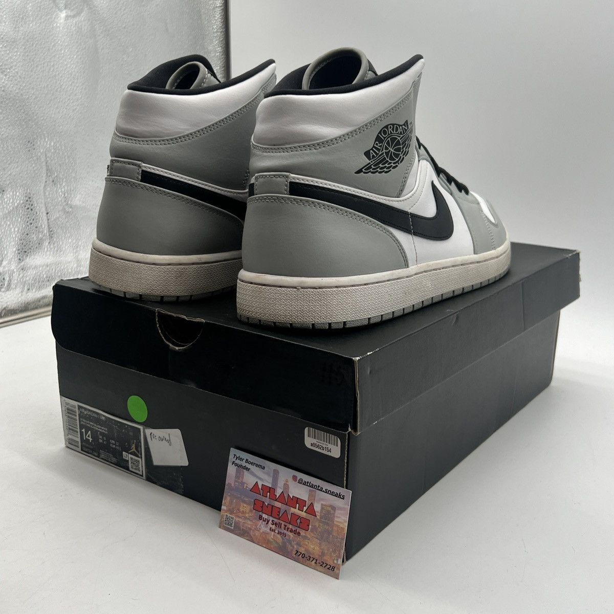 Nike Air Jordan 1 mid smoke grey Size US 14 / EU 47 - 5 Thumbnail