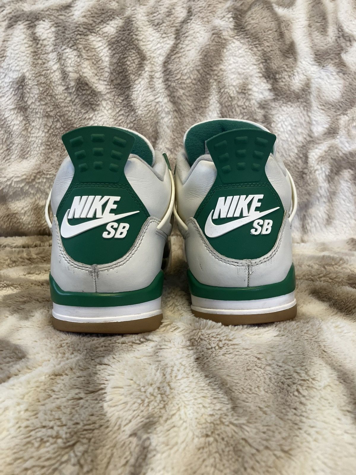 Jordan Brand Sz 8m- Air Jordan 4 retro SB Pine Green- used/ no box Size US 8 / EU 41 - 3 Thumbnail