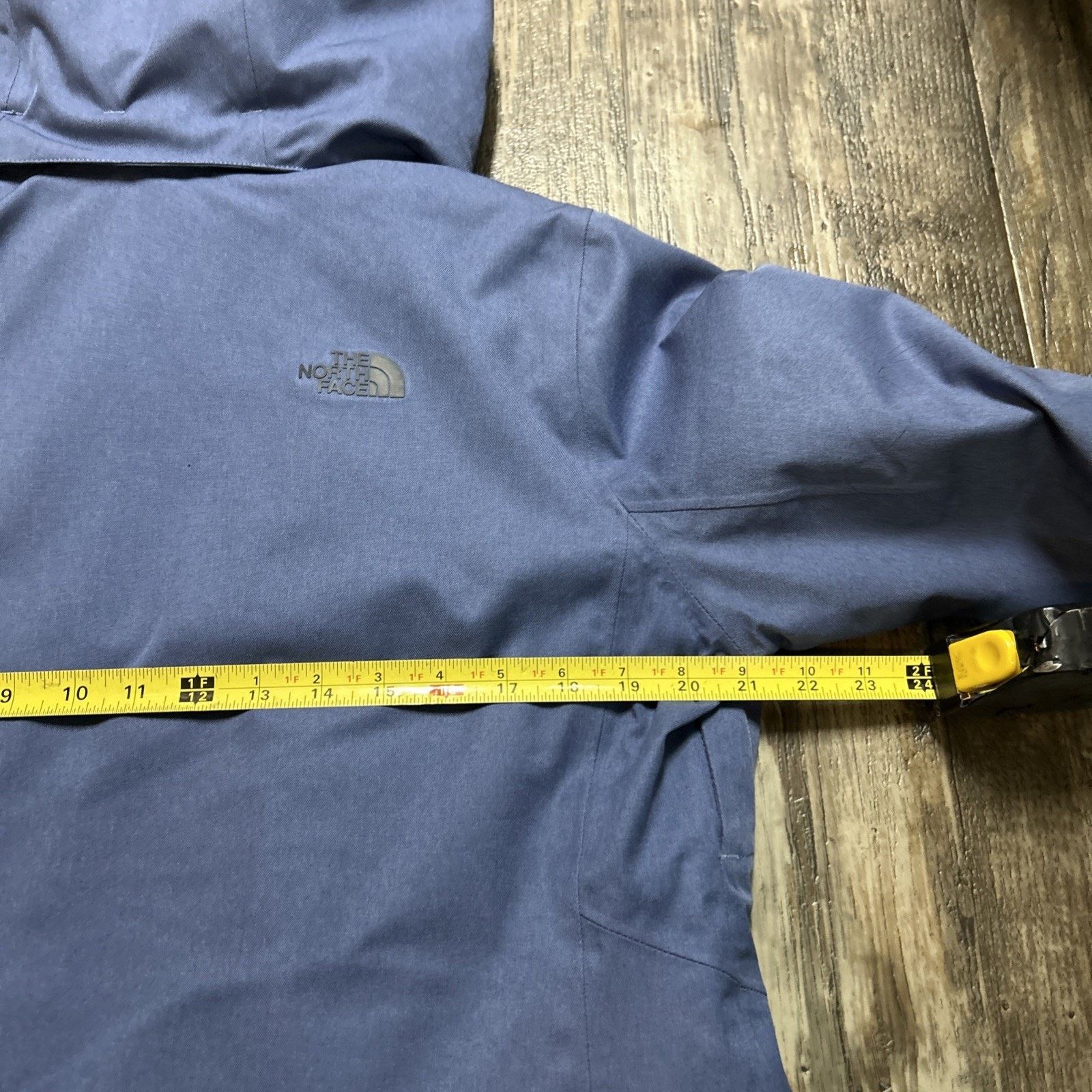 The North Face The North Face Women’s Hooded Jacket Waterproof Size L Size US L / EU 52-54 / 3 - 7 Thumbnail