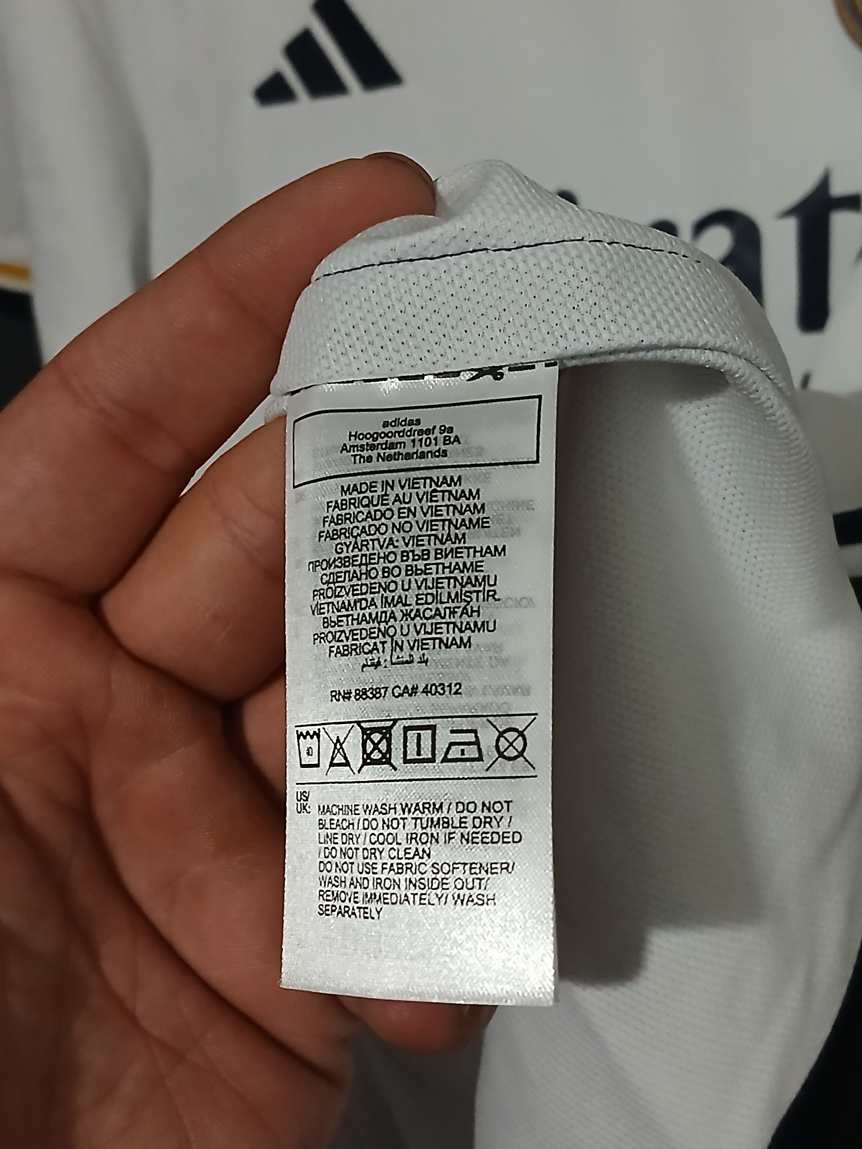Adidas New Real Madrid 2023/2024 Football Jersey T-Shirt Size US S / EU 44-46 / 1 - 12 Thumbnail