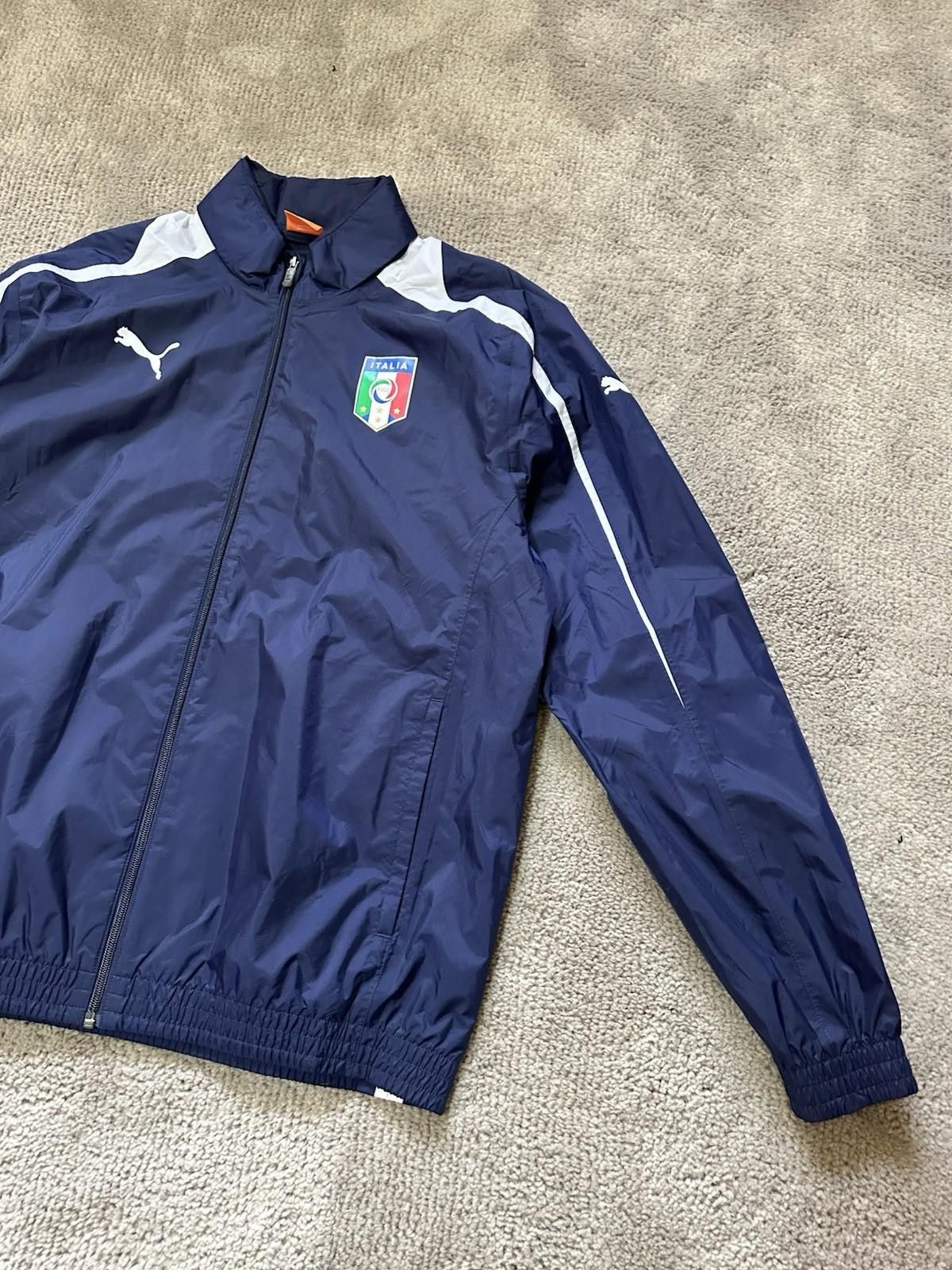 Puma ITALY NATIONAL TEAM 2010/11 TRAINING FOOTBALL HOODED JACKET Size US XL / EU 56 / 4 - 3 Thumbnail