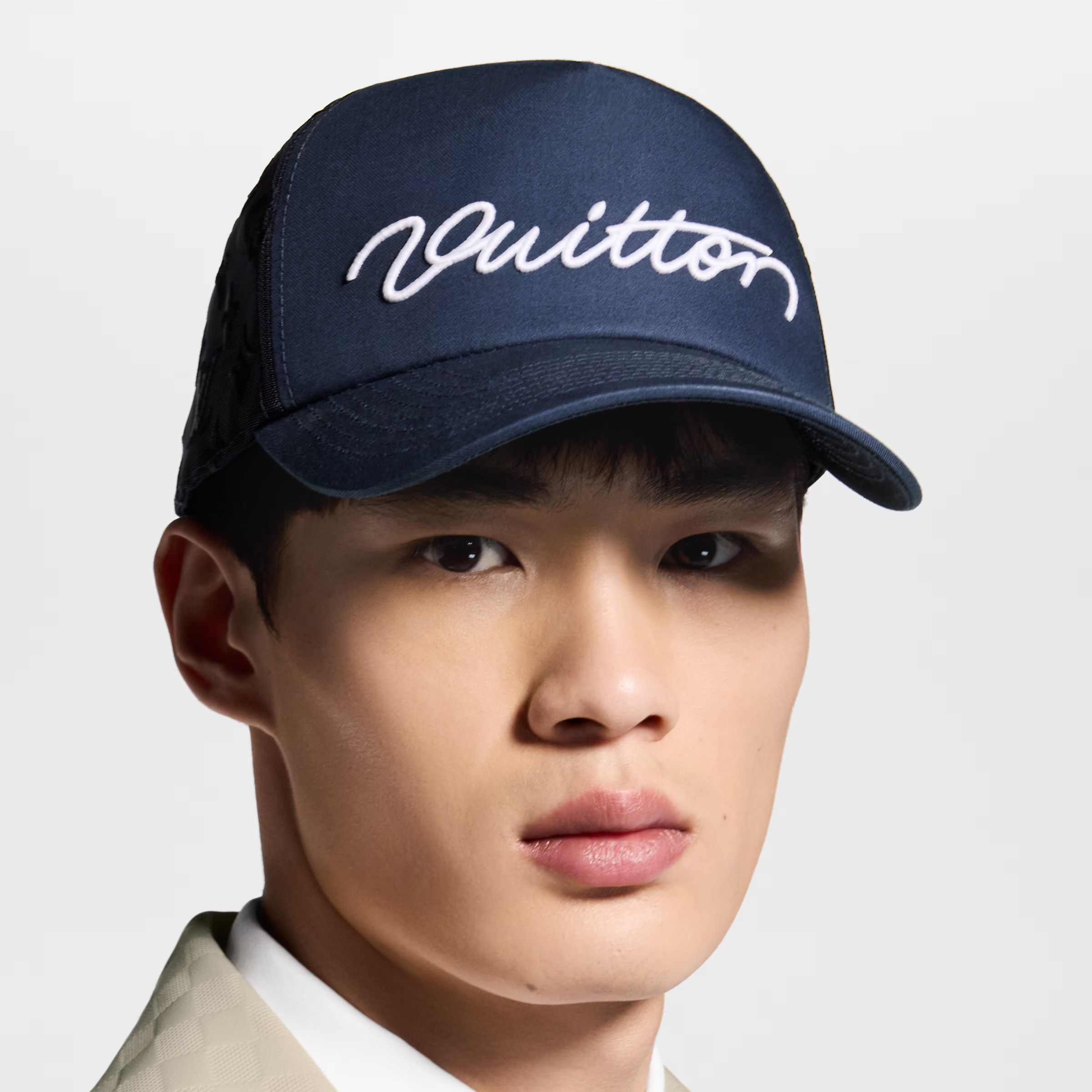 Louis Vuitton Signature Mesh Cap Size ONE SIZE - 1 Thumbnail