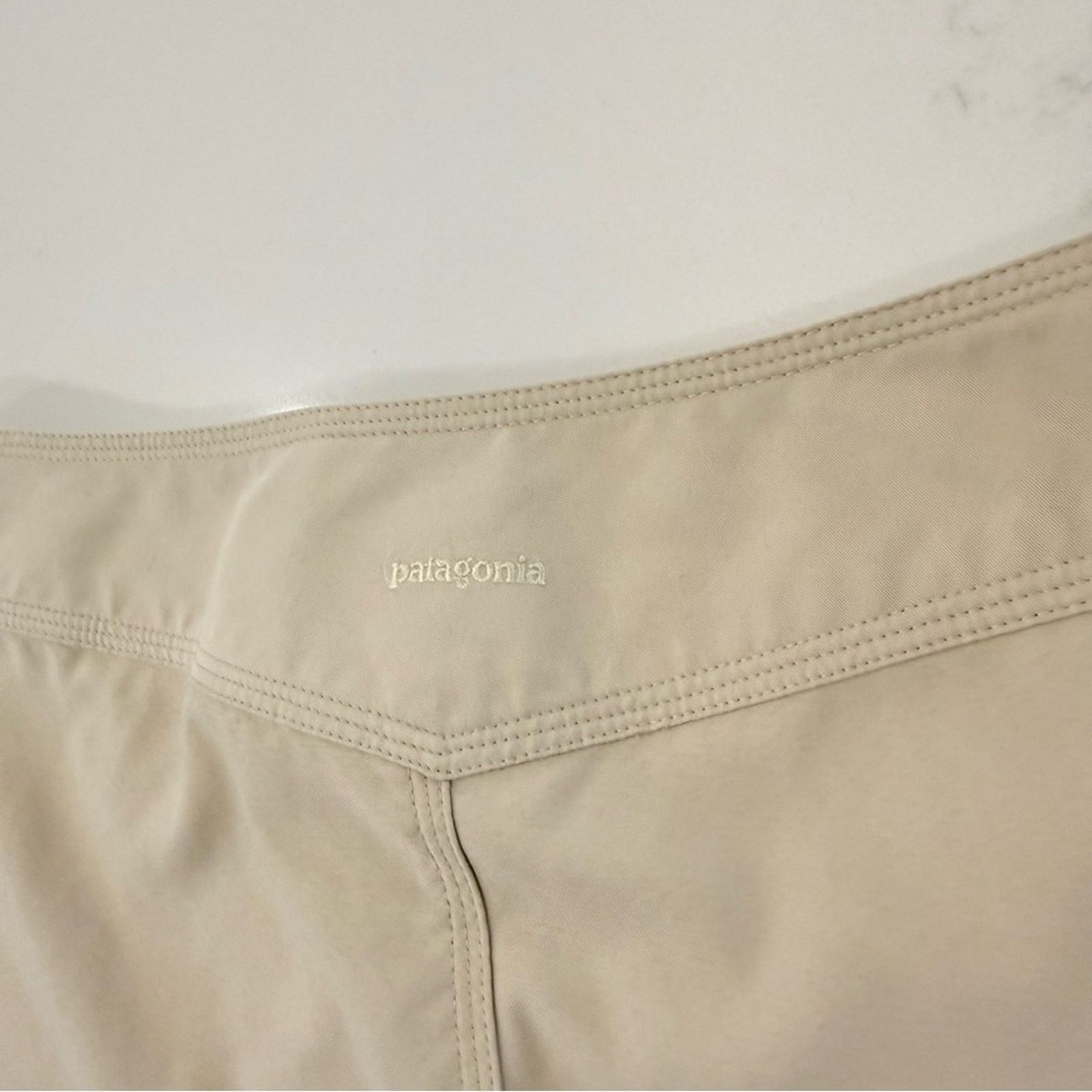Patagonia Patagonia Kokawe Capri Pants Women’s 10 Beachwood Beige Size 32" / US 10 / IT 46 - 8 Thumbnail