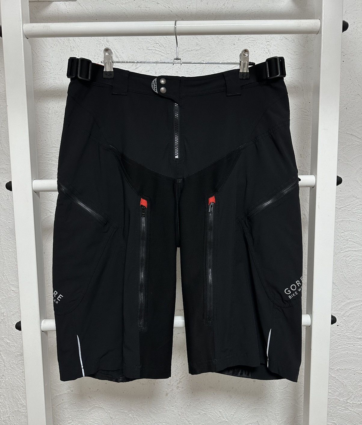 Other Gore Bike Wear Cycling Shorts Men’s Size L Size US 31 - 1 Thumbnail