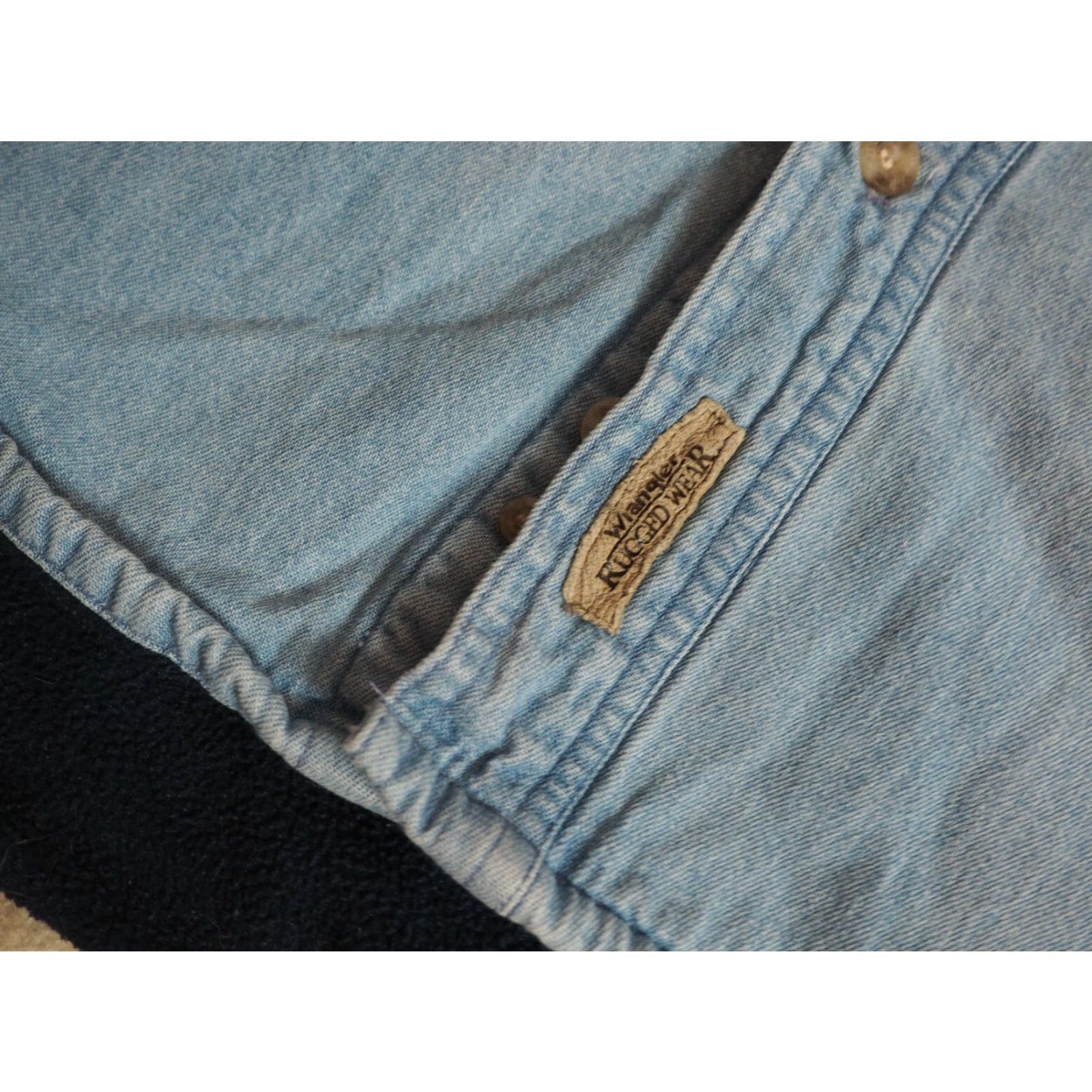 Wrangler VINTAGE Wrangler Denim Shirt Mens M blue 1980s Casual Button-Front Long Sleeve faded) Size US M / EU 48-50 / 2 - 5 Thumbnail