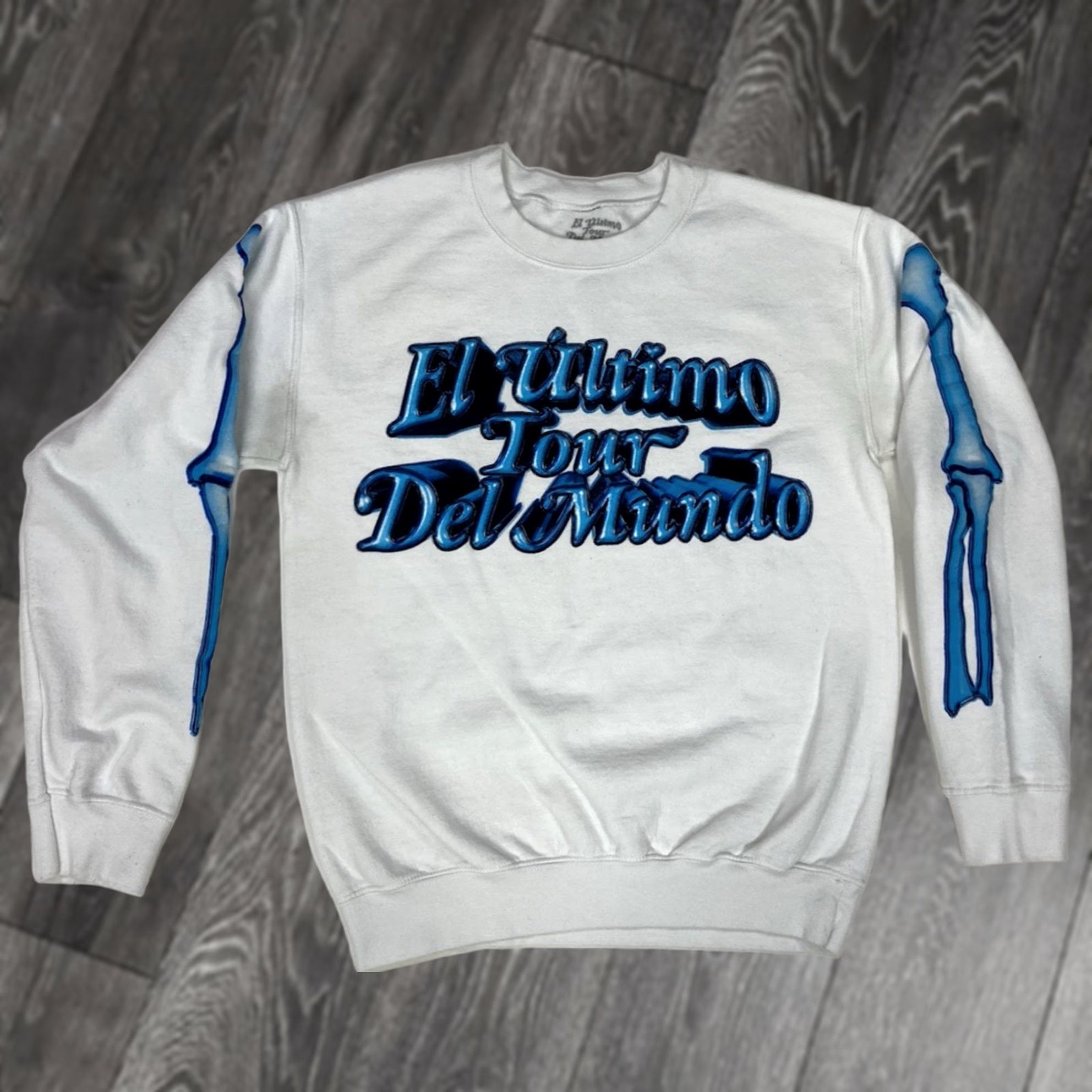 Vintage BAD BUNNY El Ultimo Tour Del Mundo Crewneck Sweatshirt Women Small White Blue Size S / US 4 / IT 40 - 1 Thumbnail