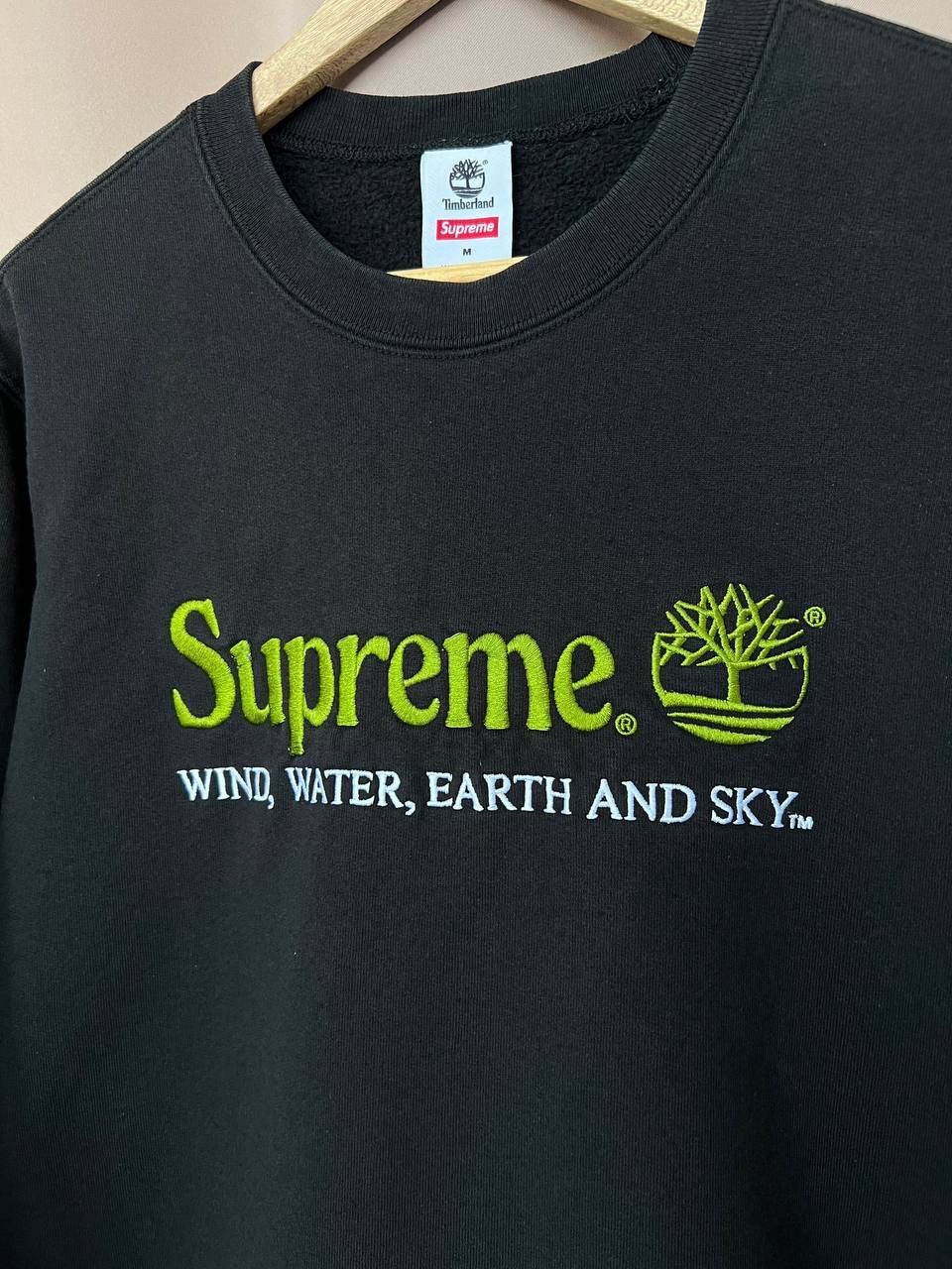 Supreme Supreme x Timberland Crewneck Black Sweatshirt Mens Size M Size US M / EU 48-50 / 2 - 10 Thumbnail